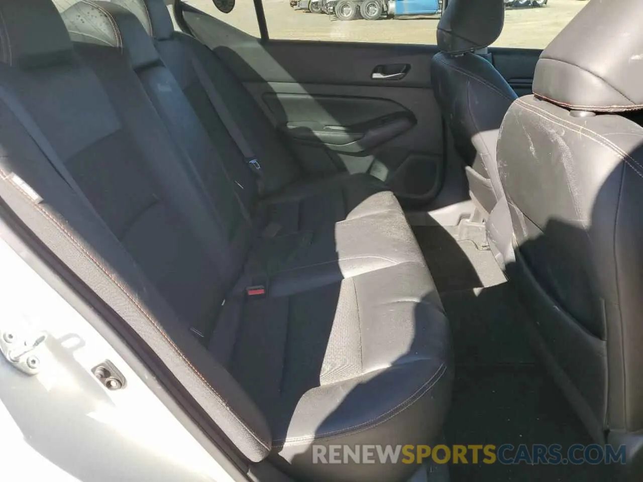 10 Photograph of a damaged car 1N4BL4CV8KC211744 NISSAN ALTIMA 2019
