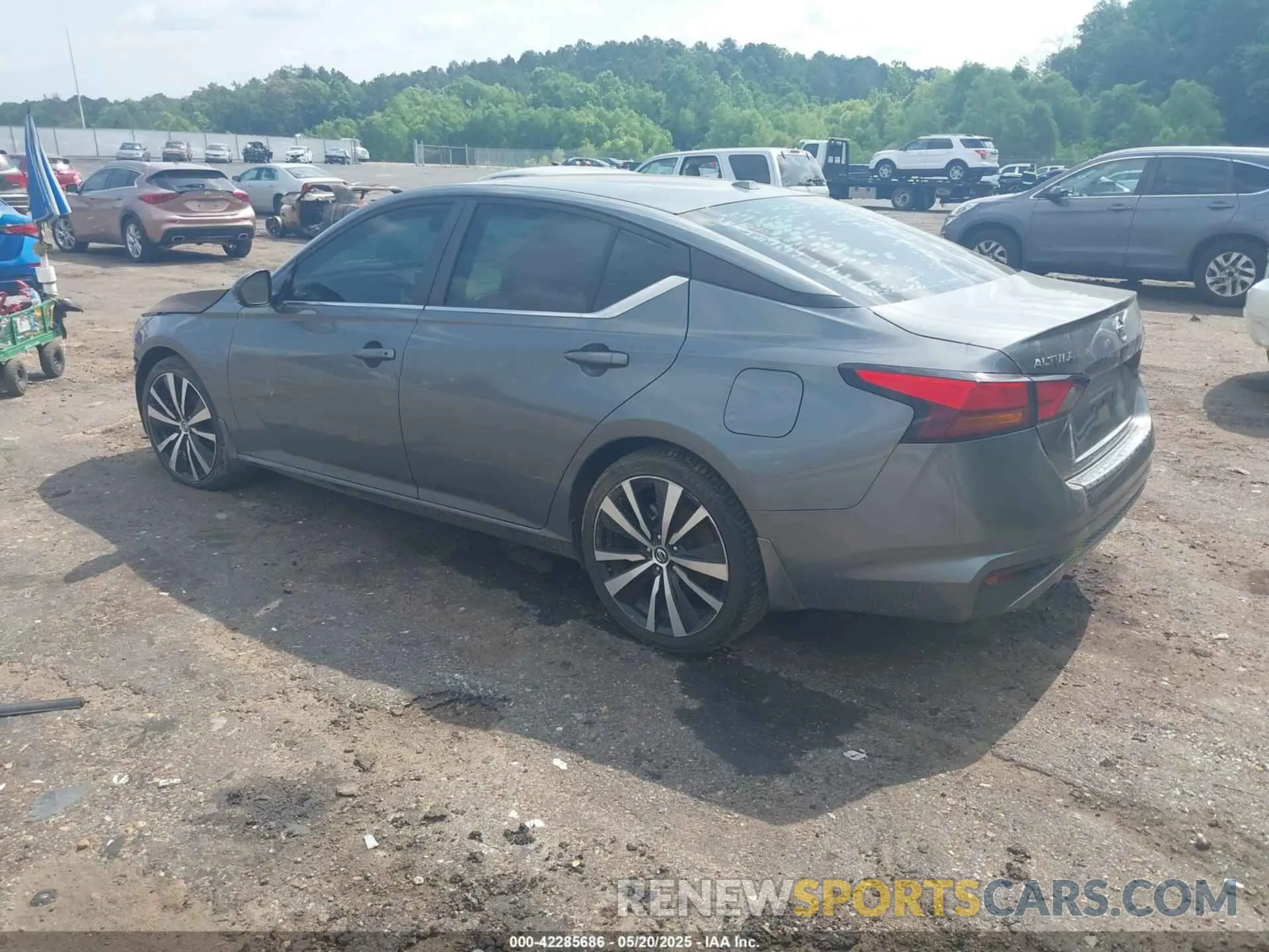 3 Photograph of a damaged car 1N4BL4CV8KC220878 NISSAN ALTIMA 2019
