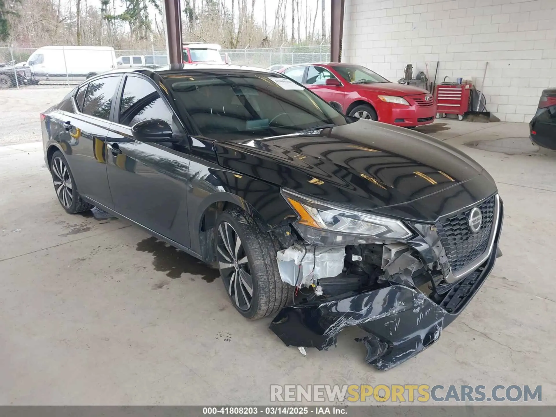 1 Photograph of a damaged car 1N4BL4CV8KC245537 NISSAN ALTIMA 2019