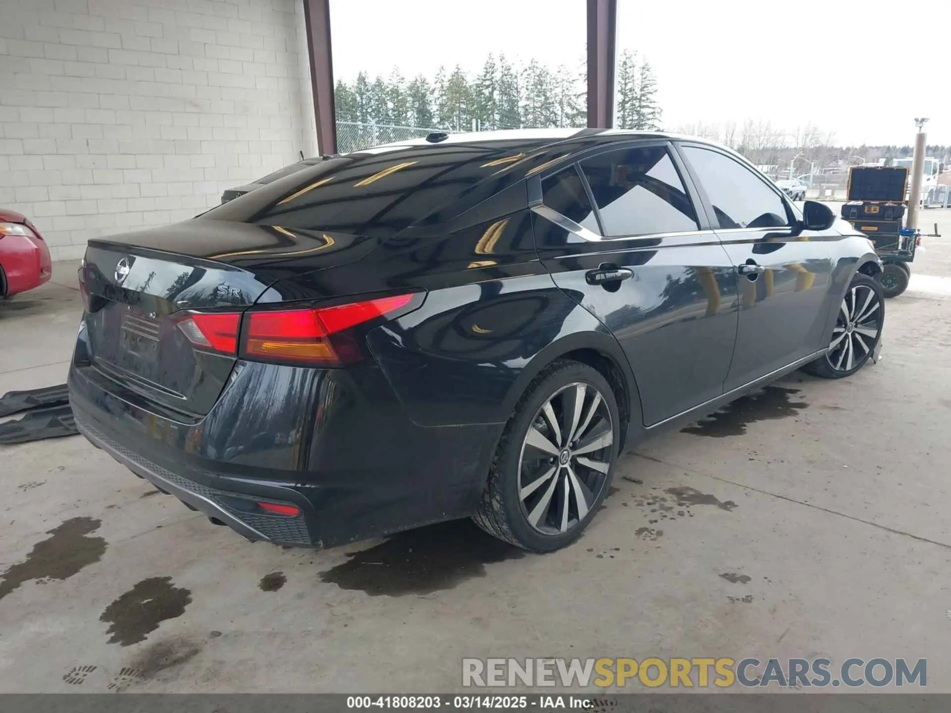 4 Photograph of a damaged car 1N4BL4CV8KC245537 NISSAN ALTIMA 2019