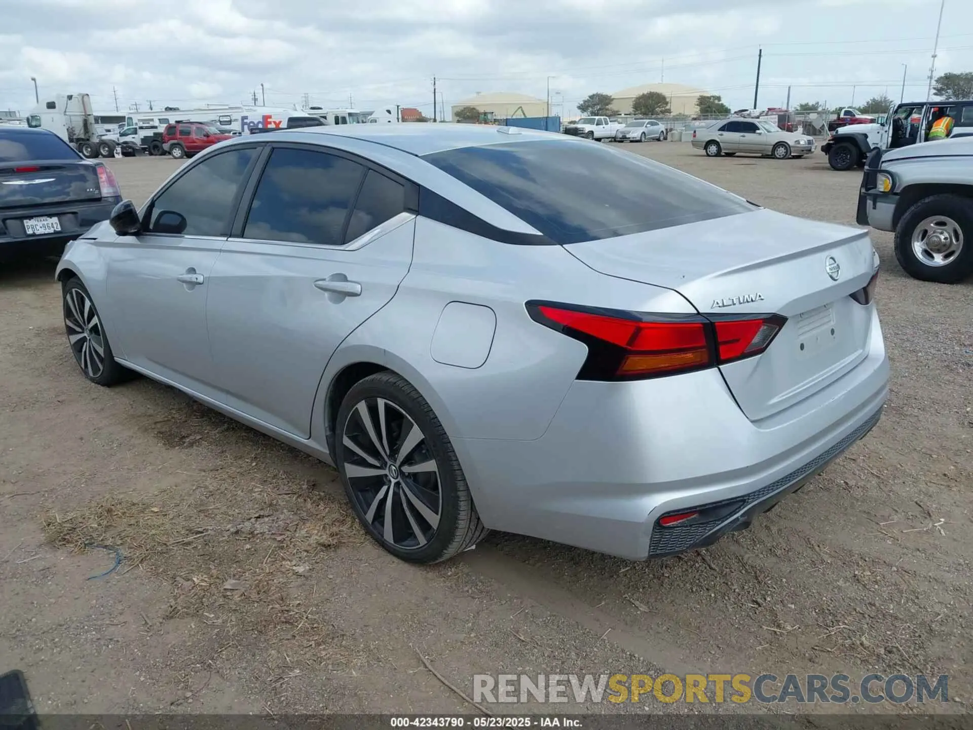 3 Photograph of a damaged car 1N4BL4CV9KC129067 NISSAN ALTIMA 2019