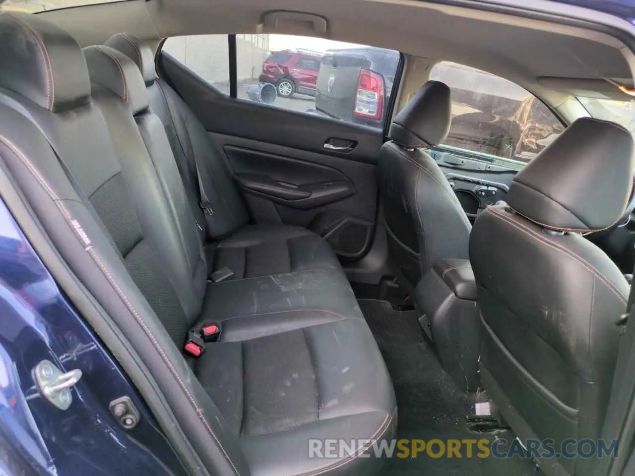 10 Photograph of a damaged car 1N4BL4CV9KC183467 NISSAN ALTIMA 2019