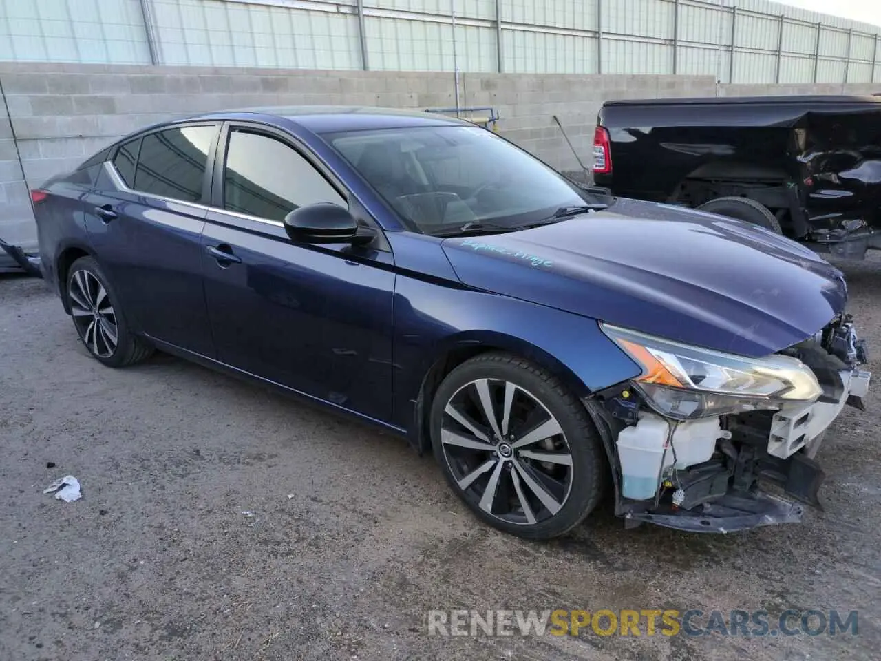 4 Photograph of a damaged car 1N4BL4CV9KC183467 NISSAN ALTIMA 2019