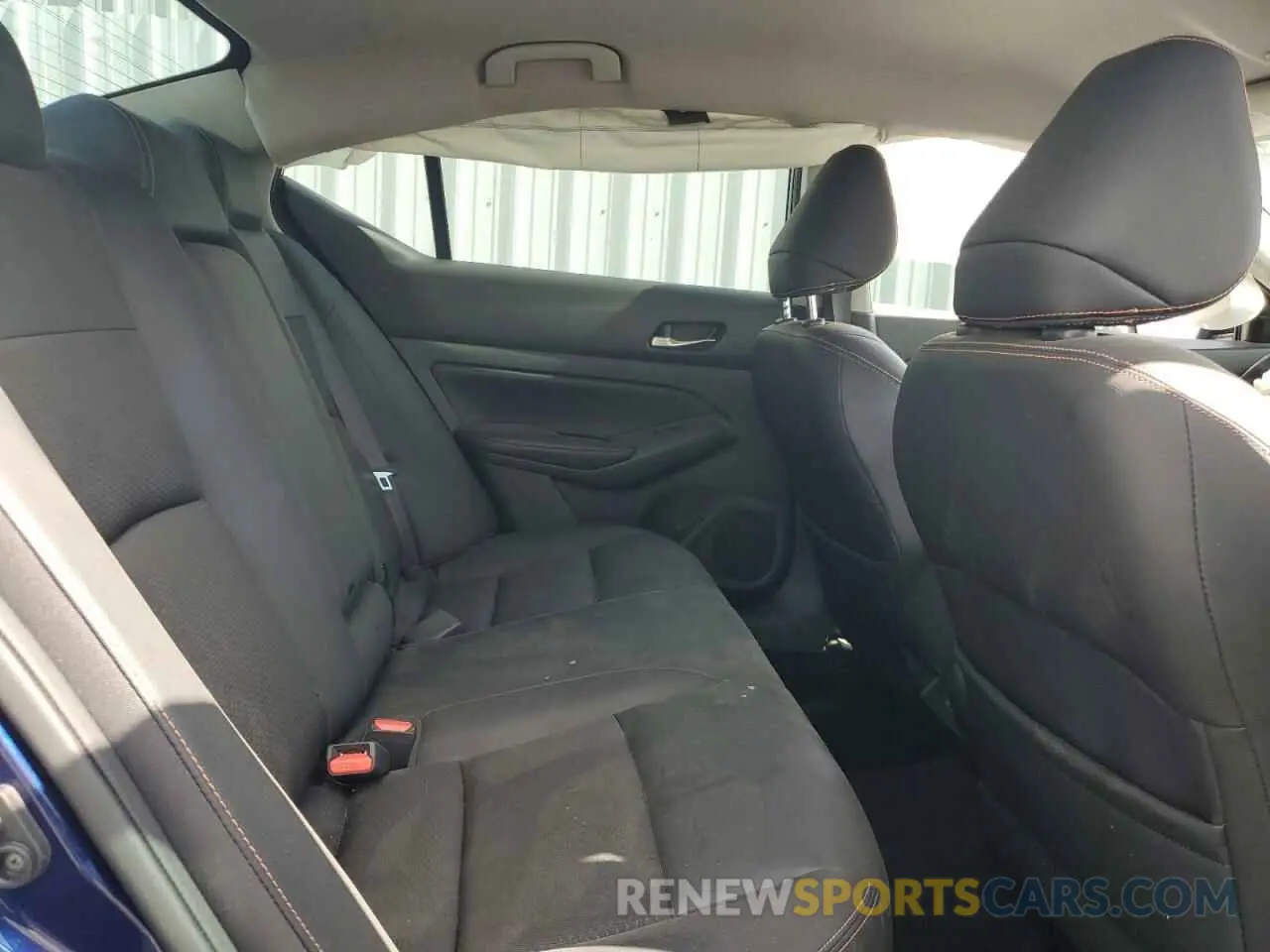 10 Photograph of a damaged car 1N4BL4CV9KC207699 NISSAN ALTIMA 2019