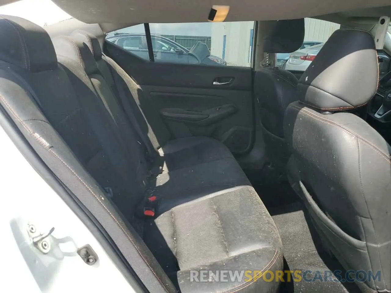 11 Photograph of a damaged car 1N4BL4CV9KC250388 NISSAN ALTIMA 2019