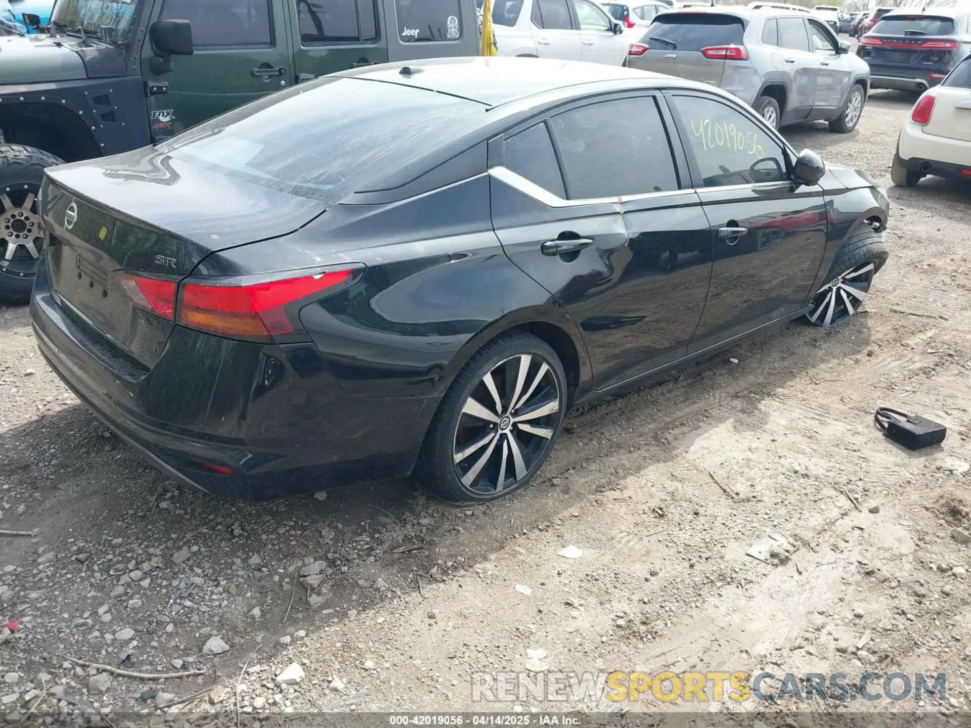 4 Photograph of a damaged car 1N4BL4CV9KC259978 NISSAN ALTIMA 2019