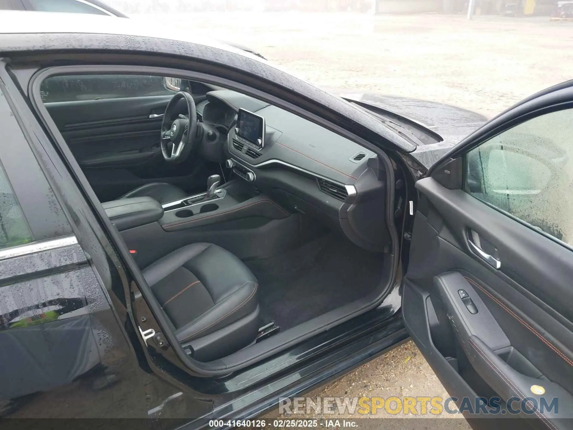 5 Photograph of a damaged car 1N4BL4CV9KN323456 NISSAN ALTIMA 2019