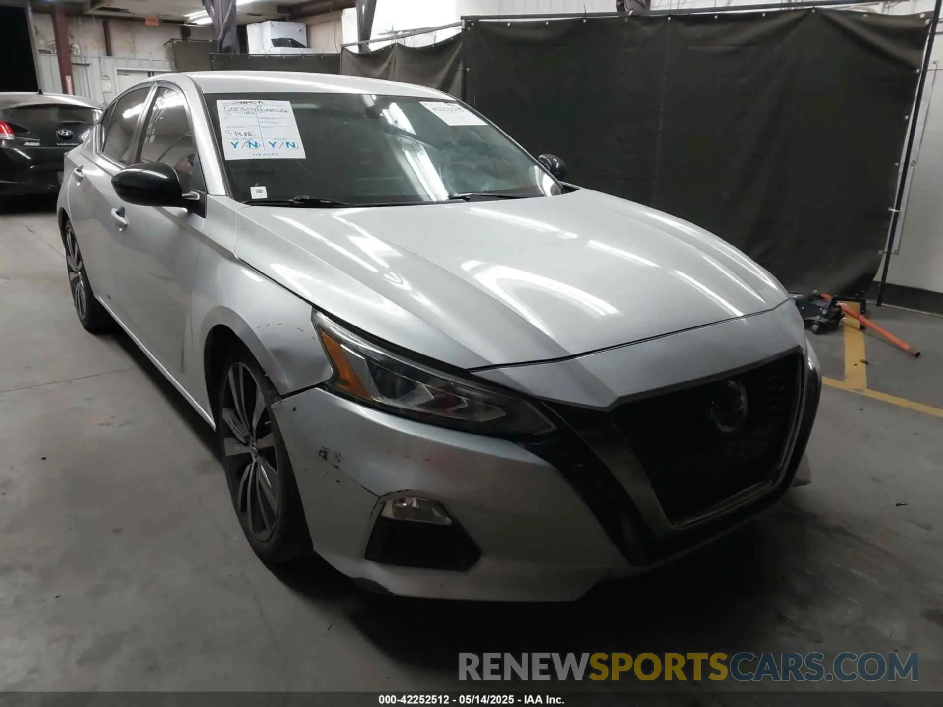 1 Photograph of a damaged car 1N4BL4CVXKC168931 NISSAN ALTIMA 2019