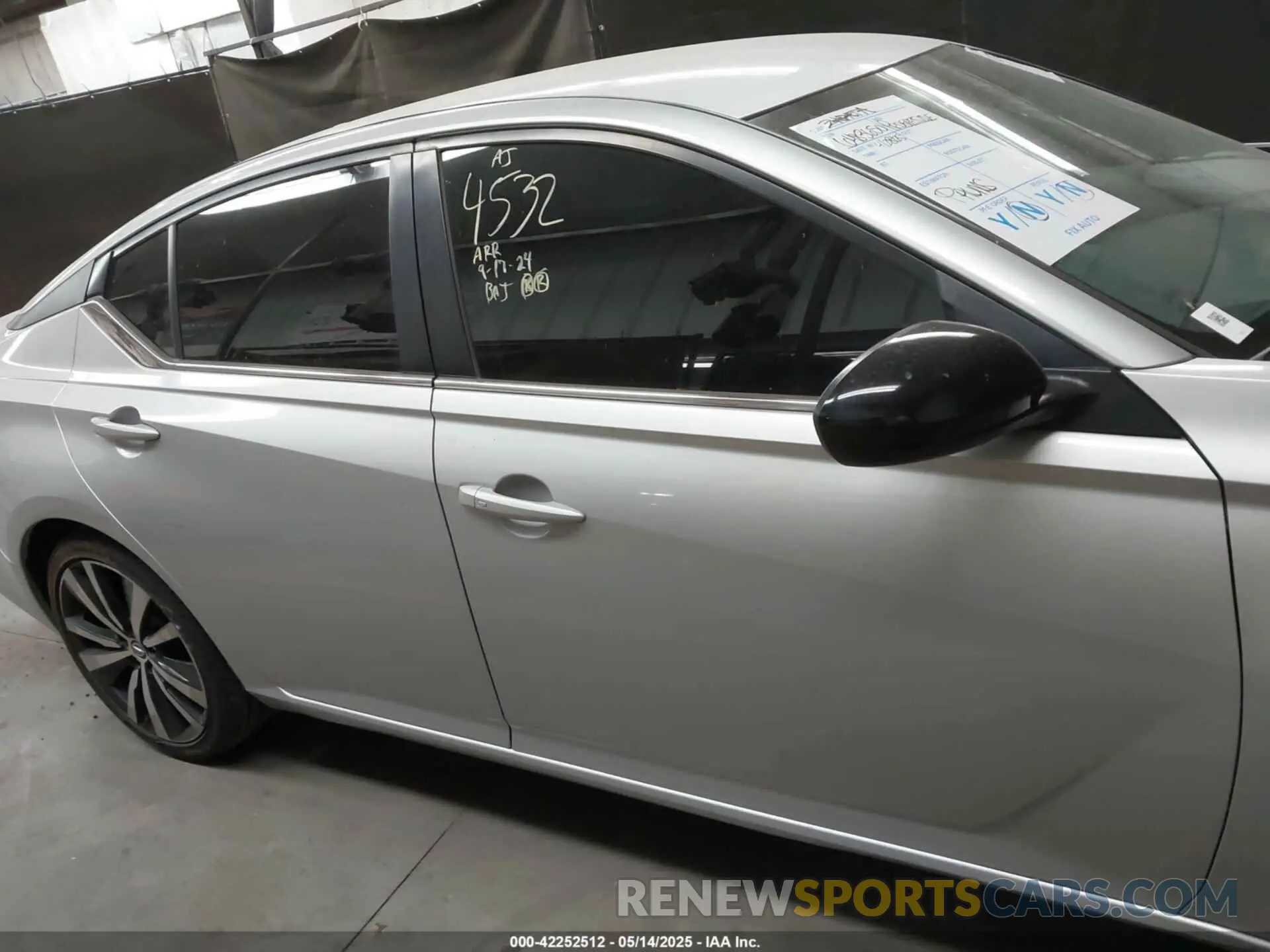 13 Photograph of a damaged car 1N4BL4CVXKC168931 NISSAN ALTIMA 2019