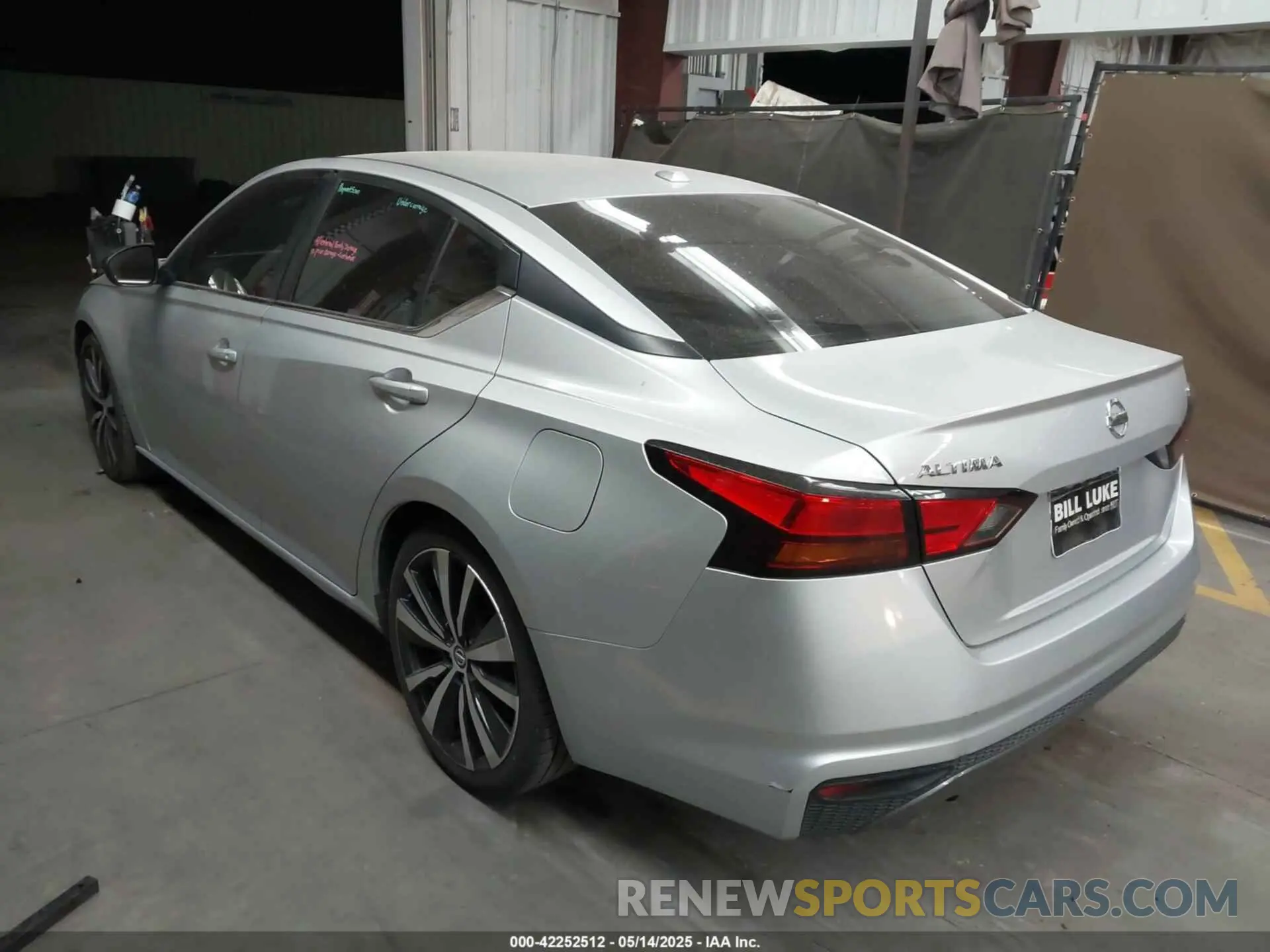 3 Photograph of a damaged car 1N4BL4CVXKC168931 NISSAN ALTIMA 2019