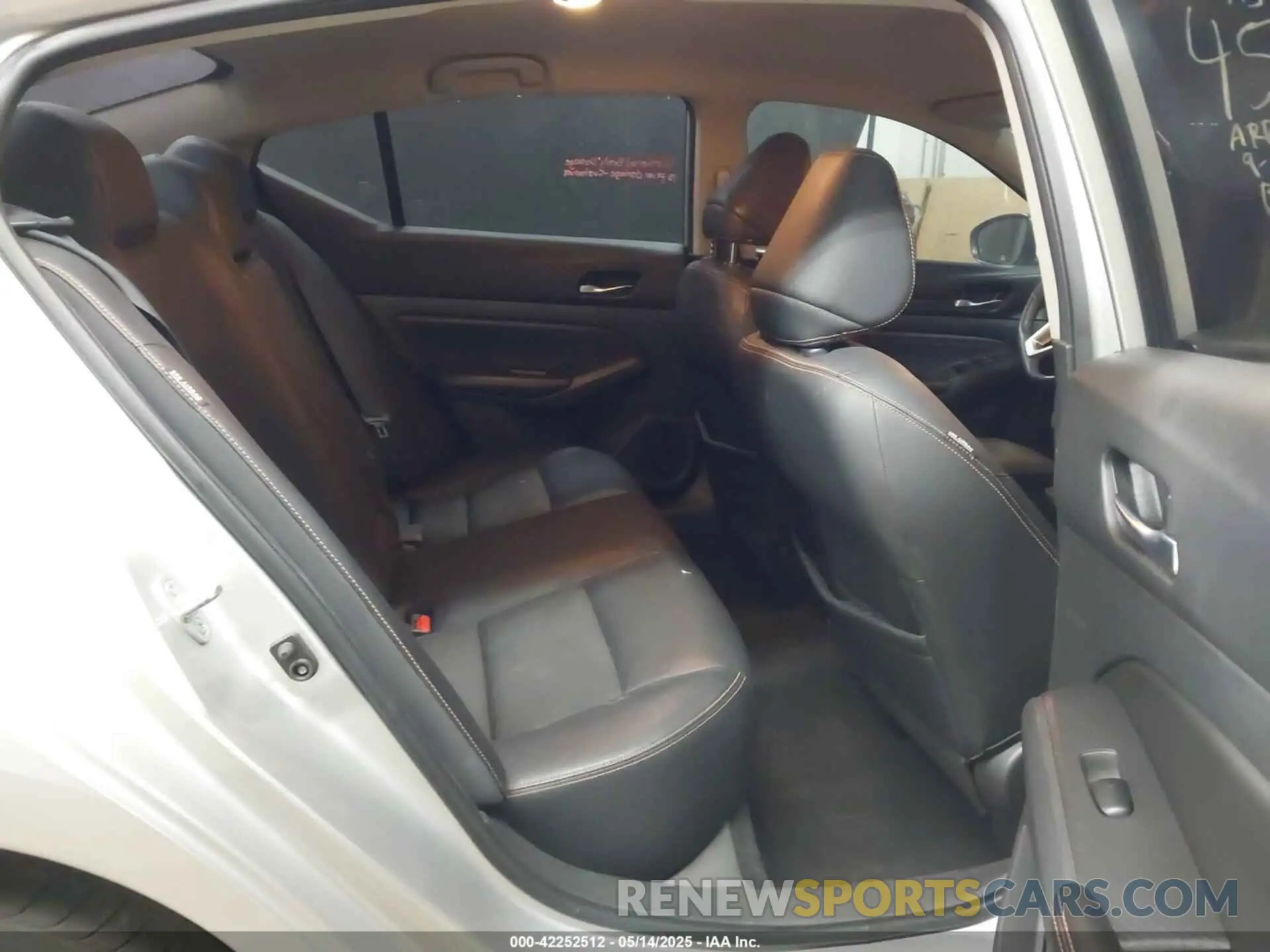 8 Photograph of a damaged car 1N4BL4CVXKC168931 NISSAN ALTIMA 2019