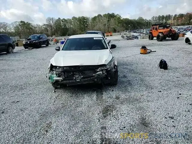 10 Photograph of a damaged car 1N4BL4CVXKC209736 NISSAN ALTIMA 2019
