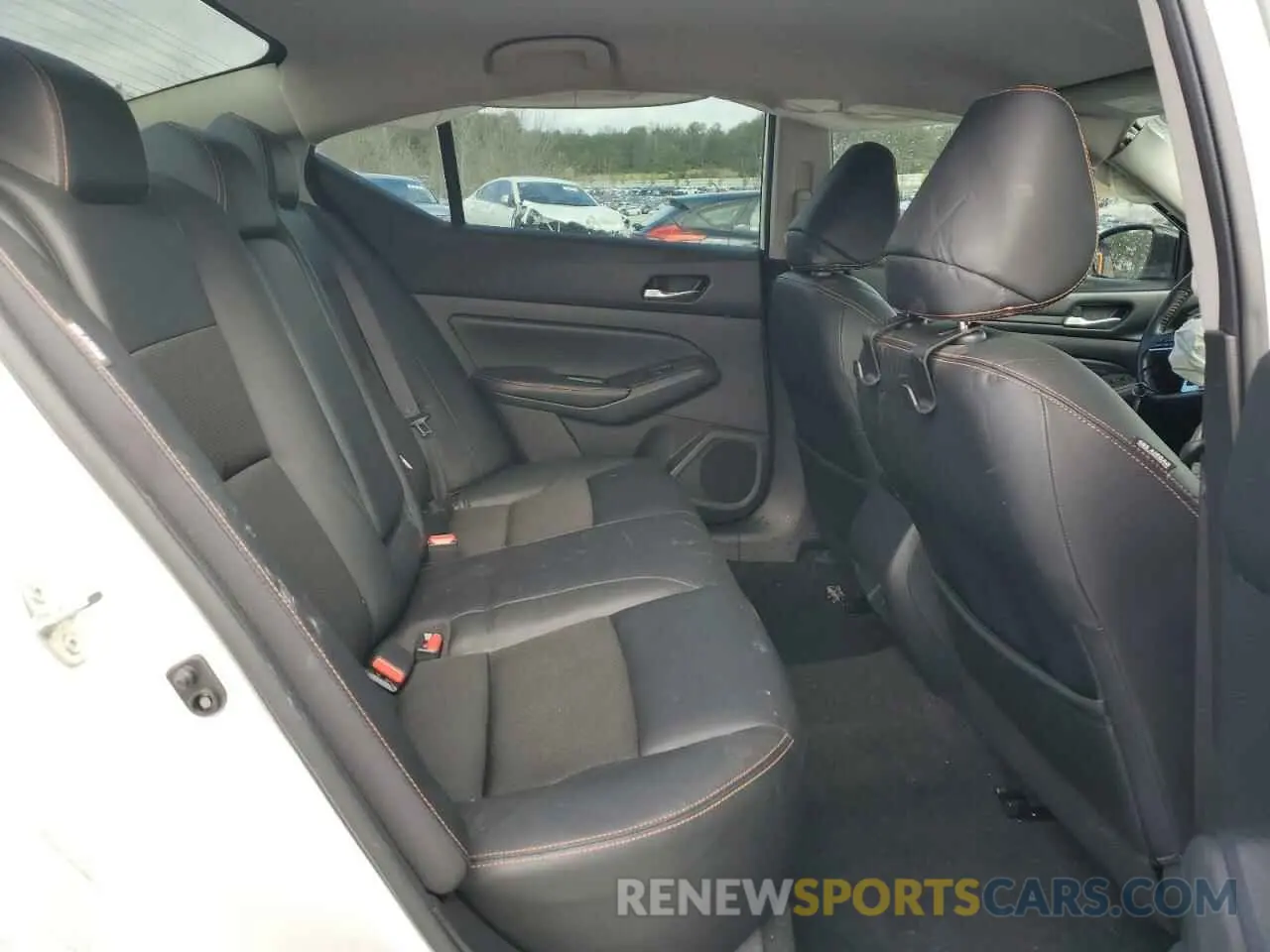 11 Photograph of a damaged car 1N4BL4CVXKC209736 NISSAN ALTIMA 2019
