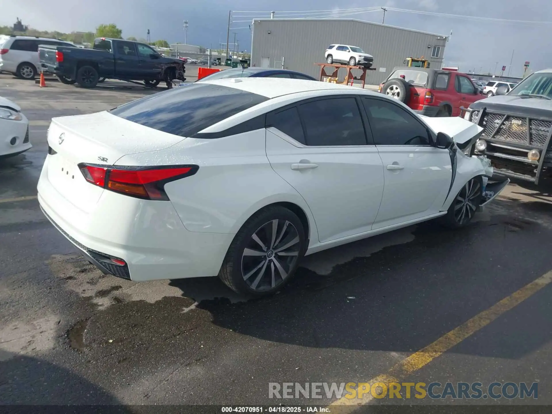 4 Photograph of a damaged car 1N4BL4CVXKC234006 NISSAN ALTIMA 2019