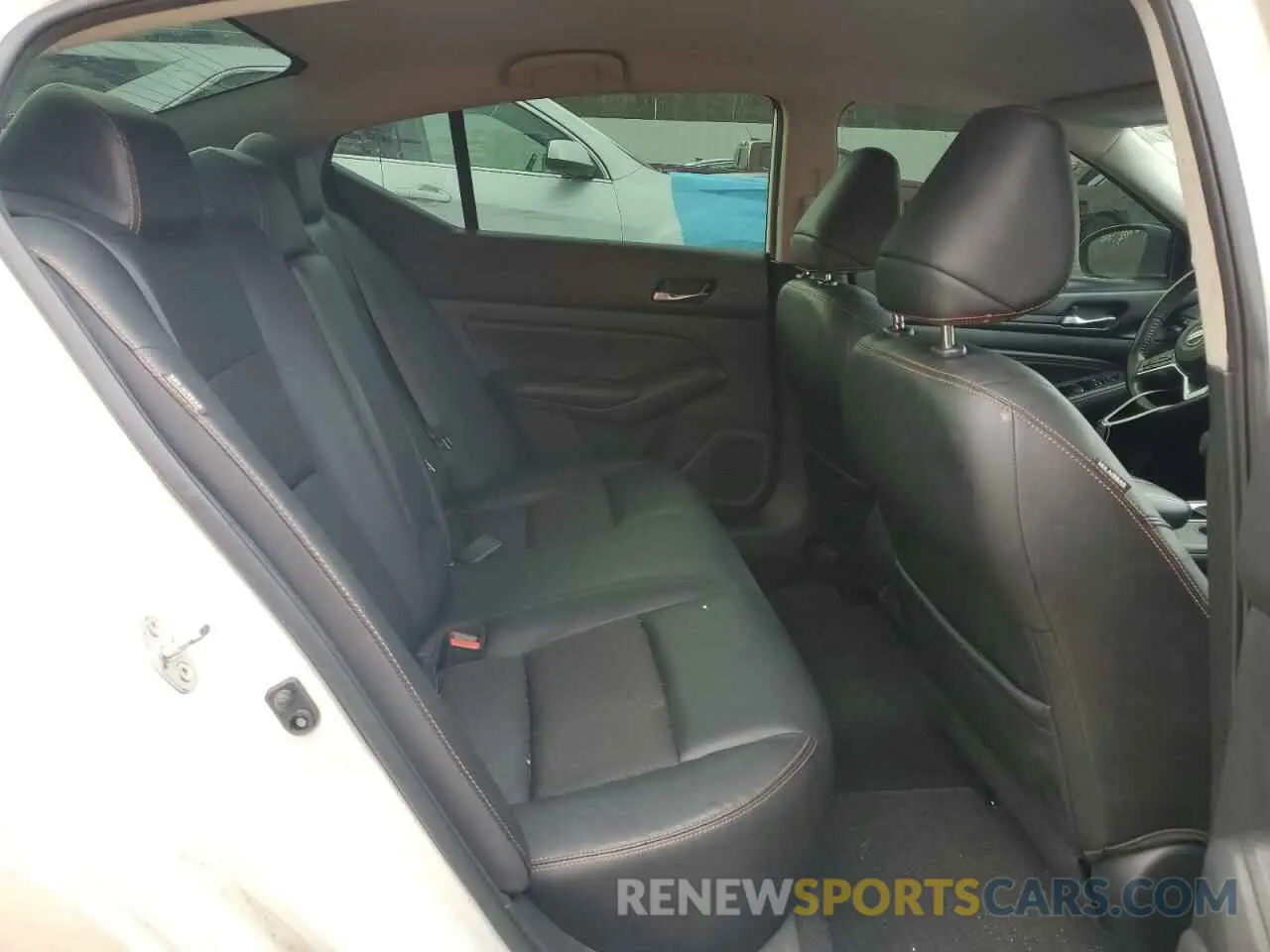 10 Photograph of a damaged car 1N4BL4CVXKC253929 NISSAN ALTIMA 2019