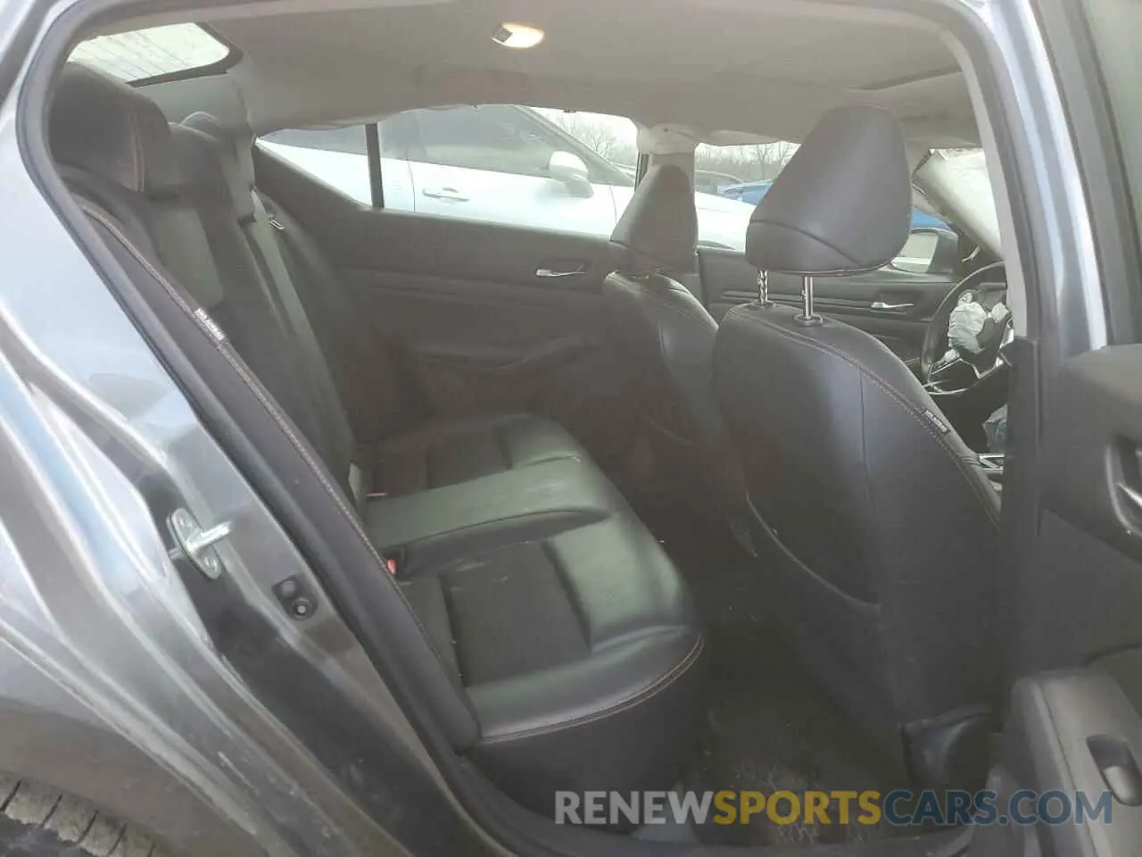 10 Photograph of a damaged car 1N4BL4CVXKC256619 NISSAN ALTIMA 2019