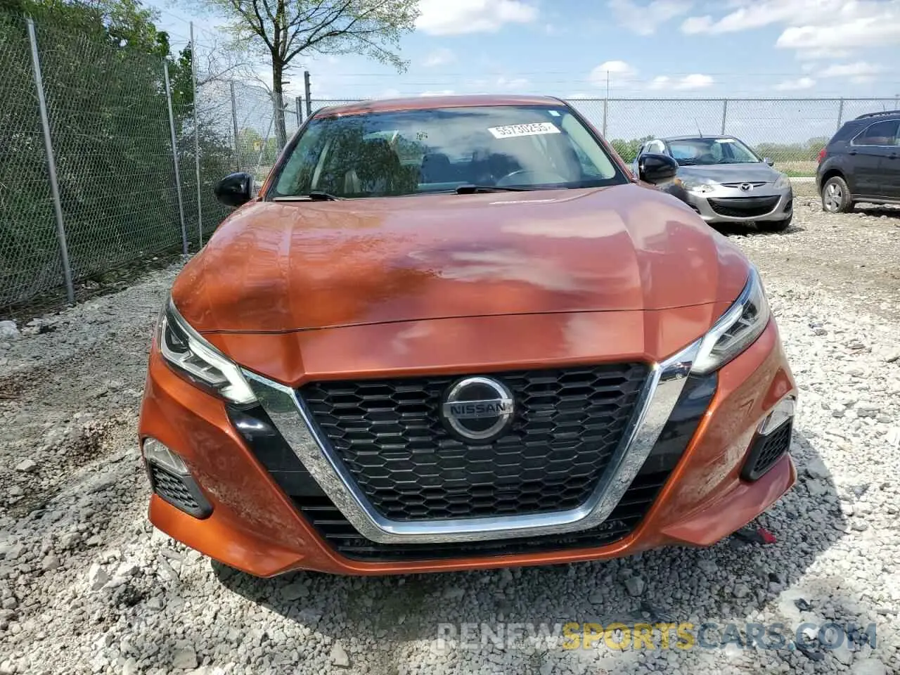 5 Photograph of a damaged car 1N4BL4CW0KC179901 NISSAN ALTIMA 2019