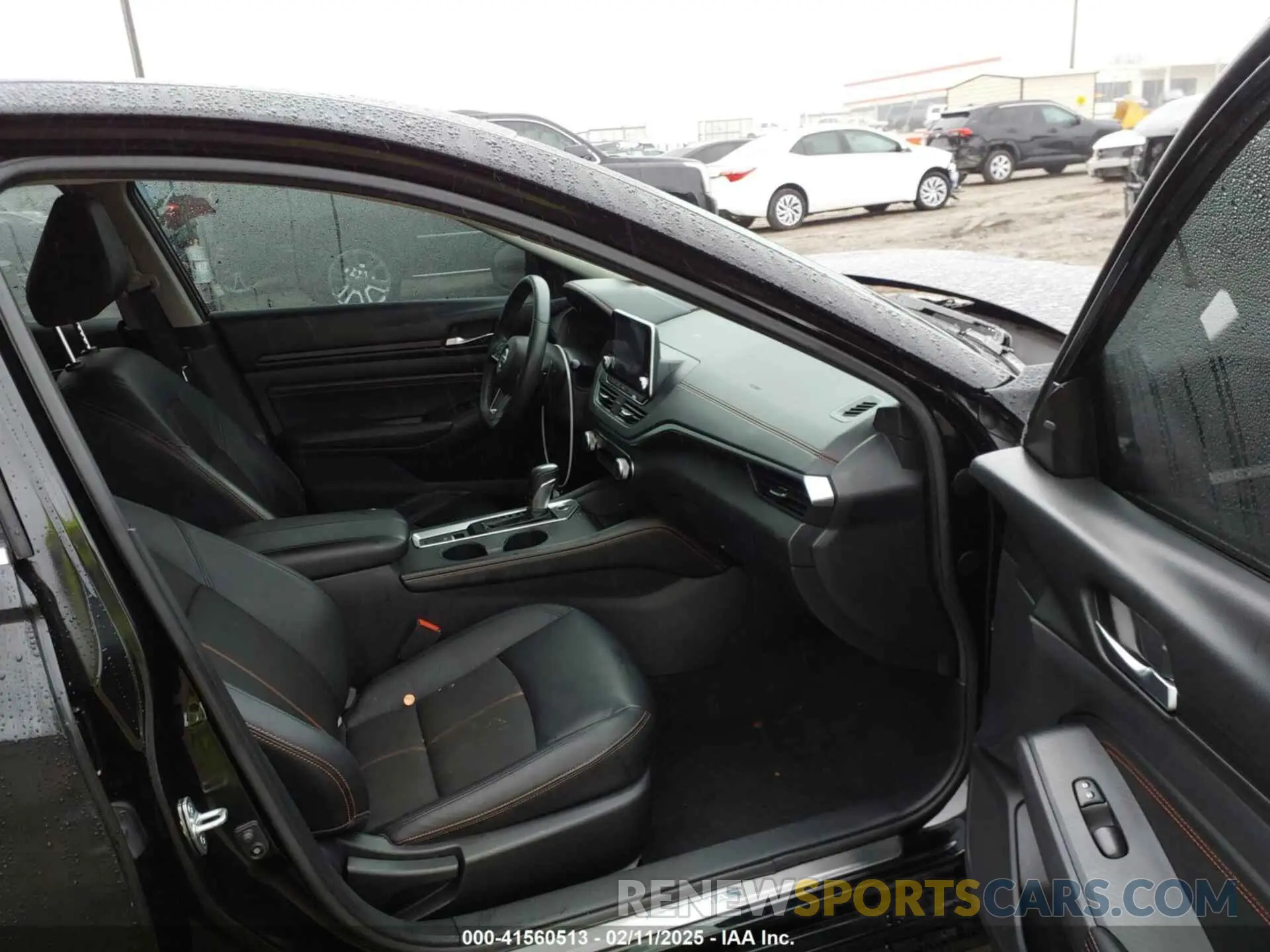 5 Photograph of a damaged car 1N4BL4CW0KC243354 NISSAN ALTIMA 2019