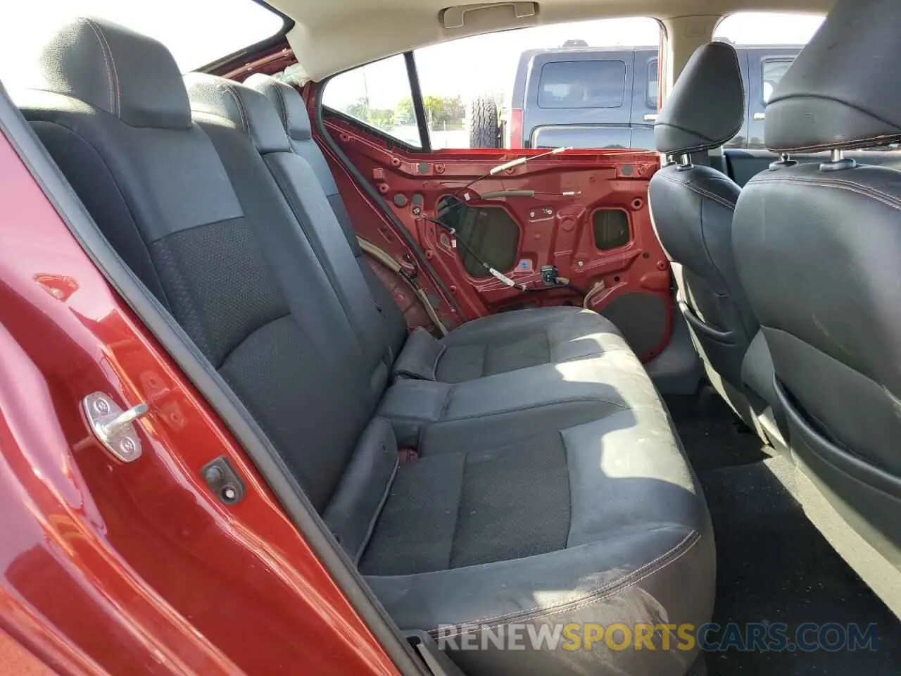 10 Photograph of a damaged car 1N4BL4CW0KN322978 NISSAN ALTIMA 2019
