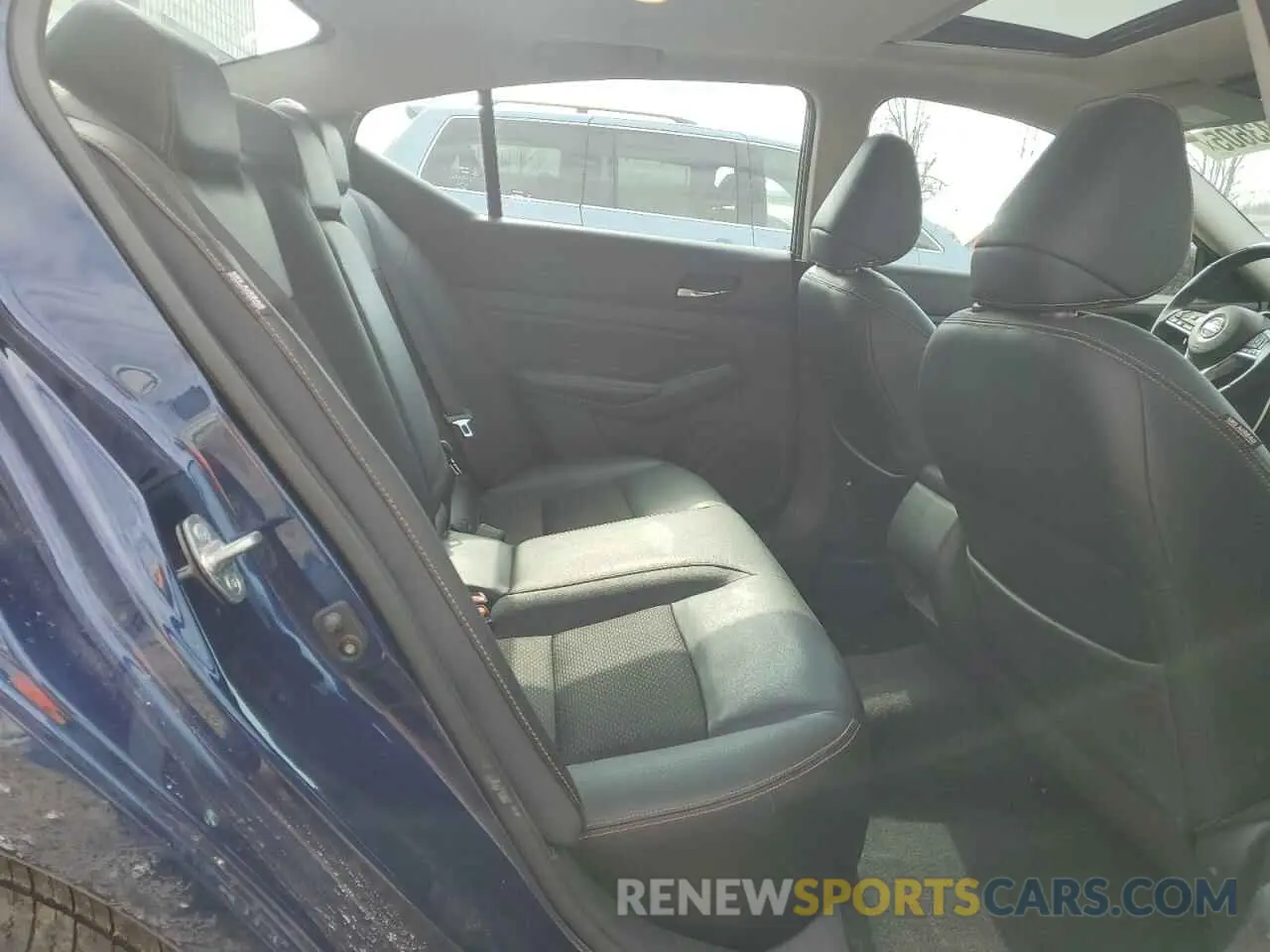 10 Photograph of a damaged car 1N4BL4CW0KN325444 NISSAN ALTIMA 2019