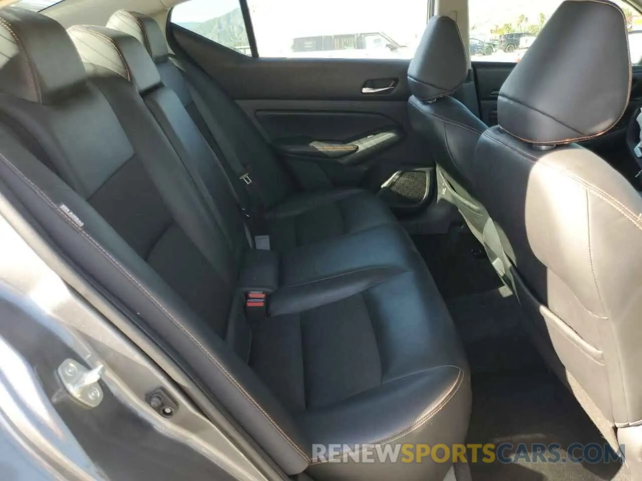 11 Photograph of a damaged car 1N4BL4CW1KC230449 NISSAN ALTIMA 2019