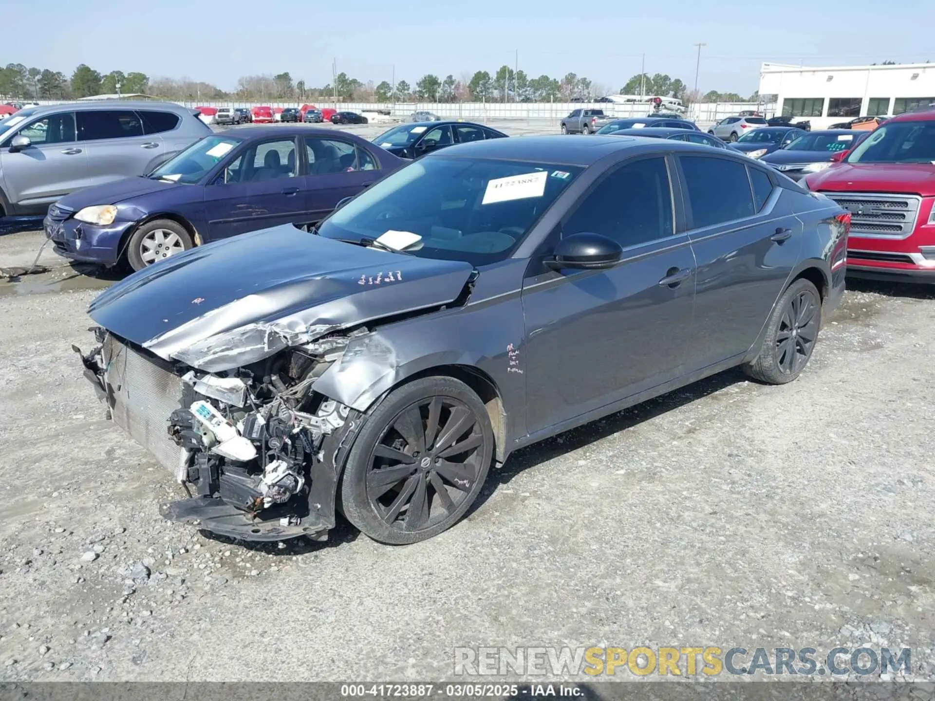 2 Photograph of a damaged car 1N4BL4CW1KN305882 NISSAN ALTIMA 2019