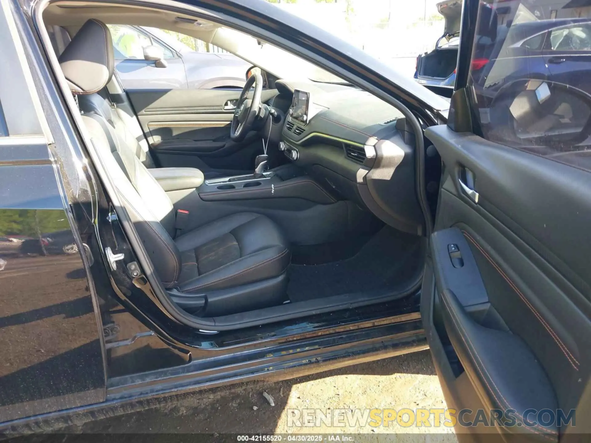 5 Photograph of a damaged car 1N4BL4CW1KN311083 NISSAN ALTIMA 2019