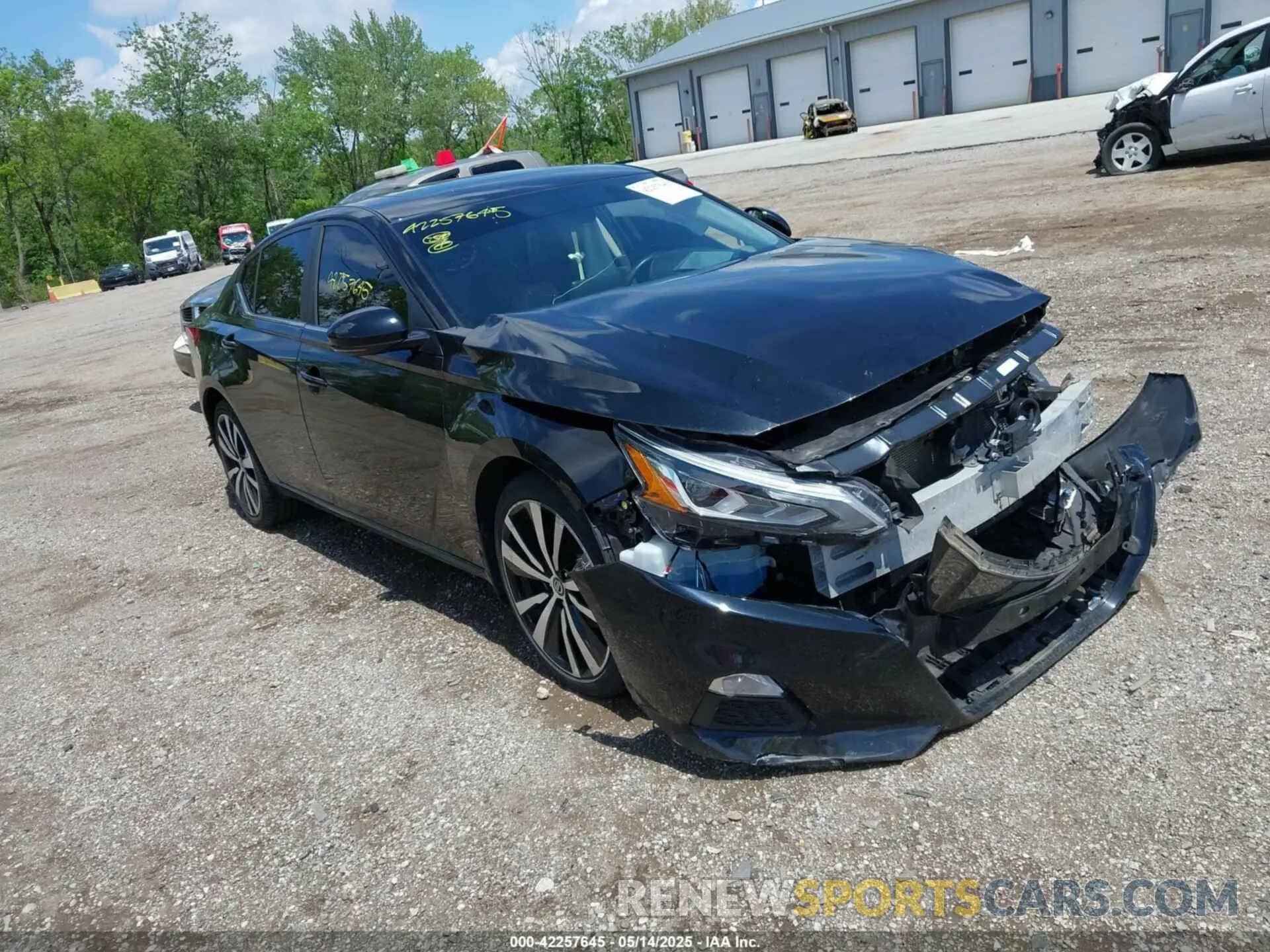 1 Photograph of a damaged car 1N4BL4CW2KN321993 NISSAN ALTIMA 2019