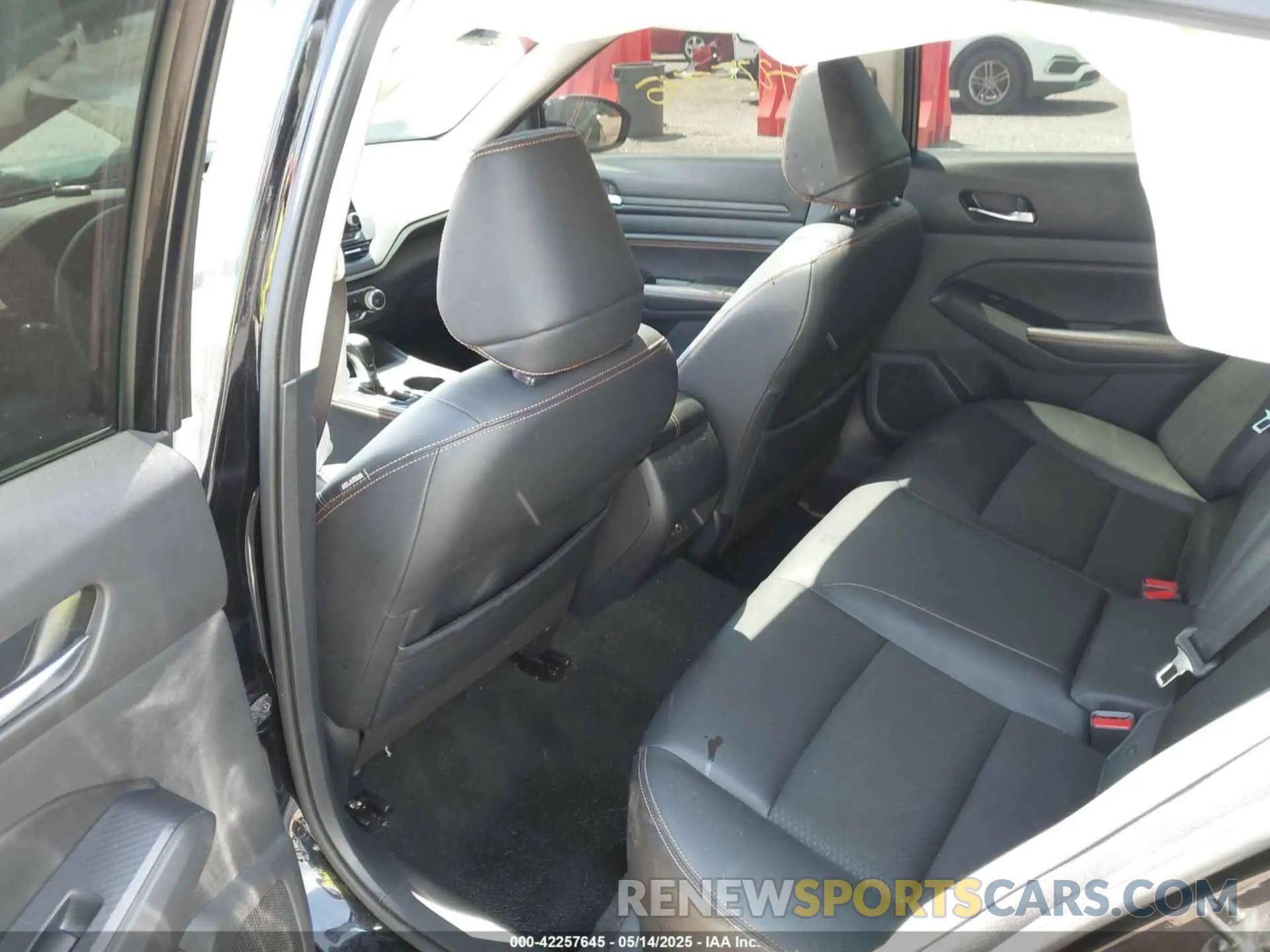 8 Photograph of a damaged car 1N4BL4CW2KN321993 NISSAN ALTIMA 2019