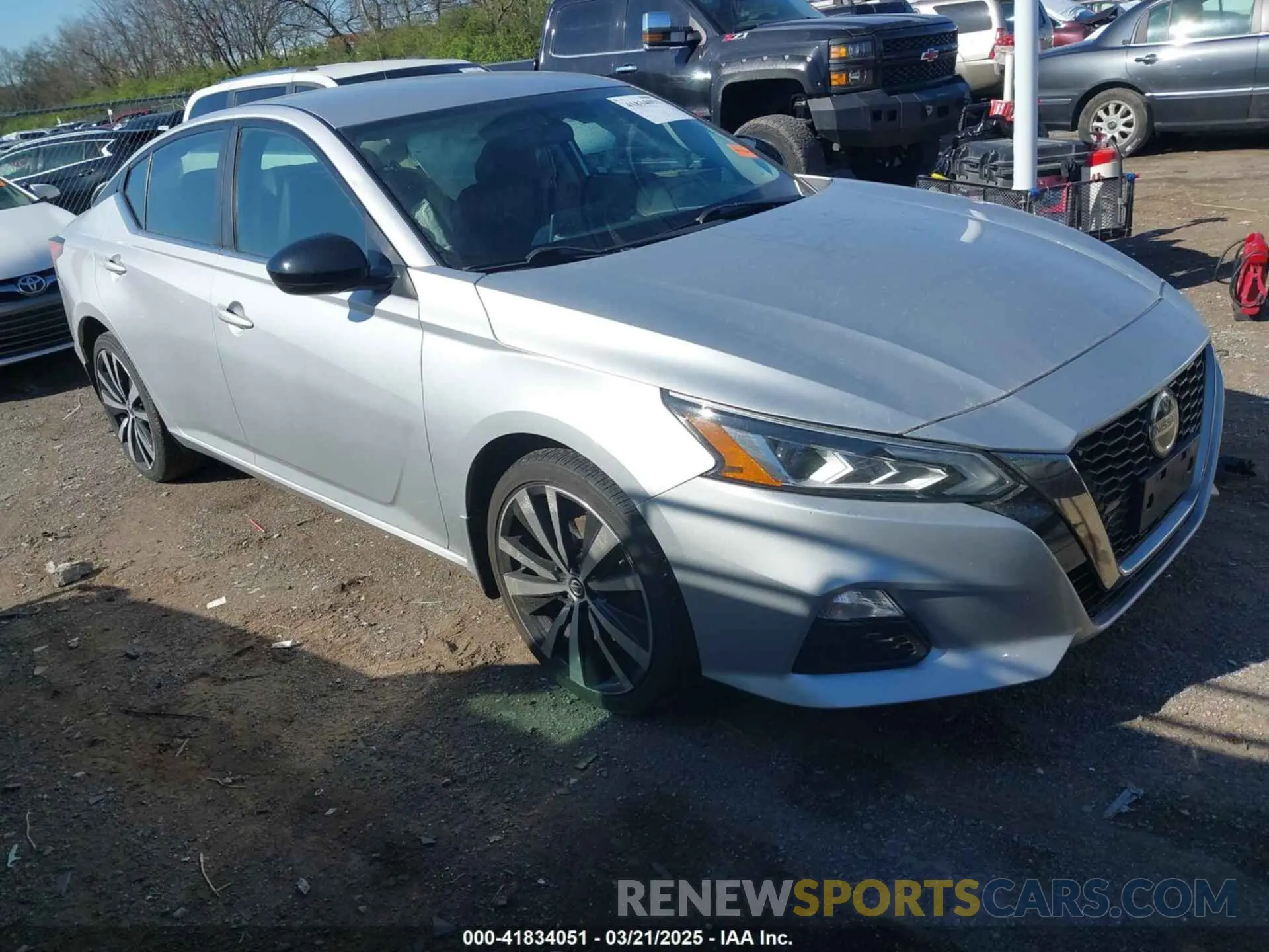 1 Photograph of a damaged car 1N4BL4CW3KC149341 NISSAN ALTIMA 2019