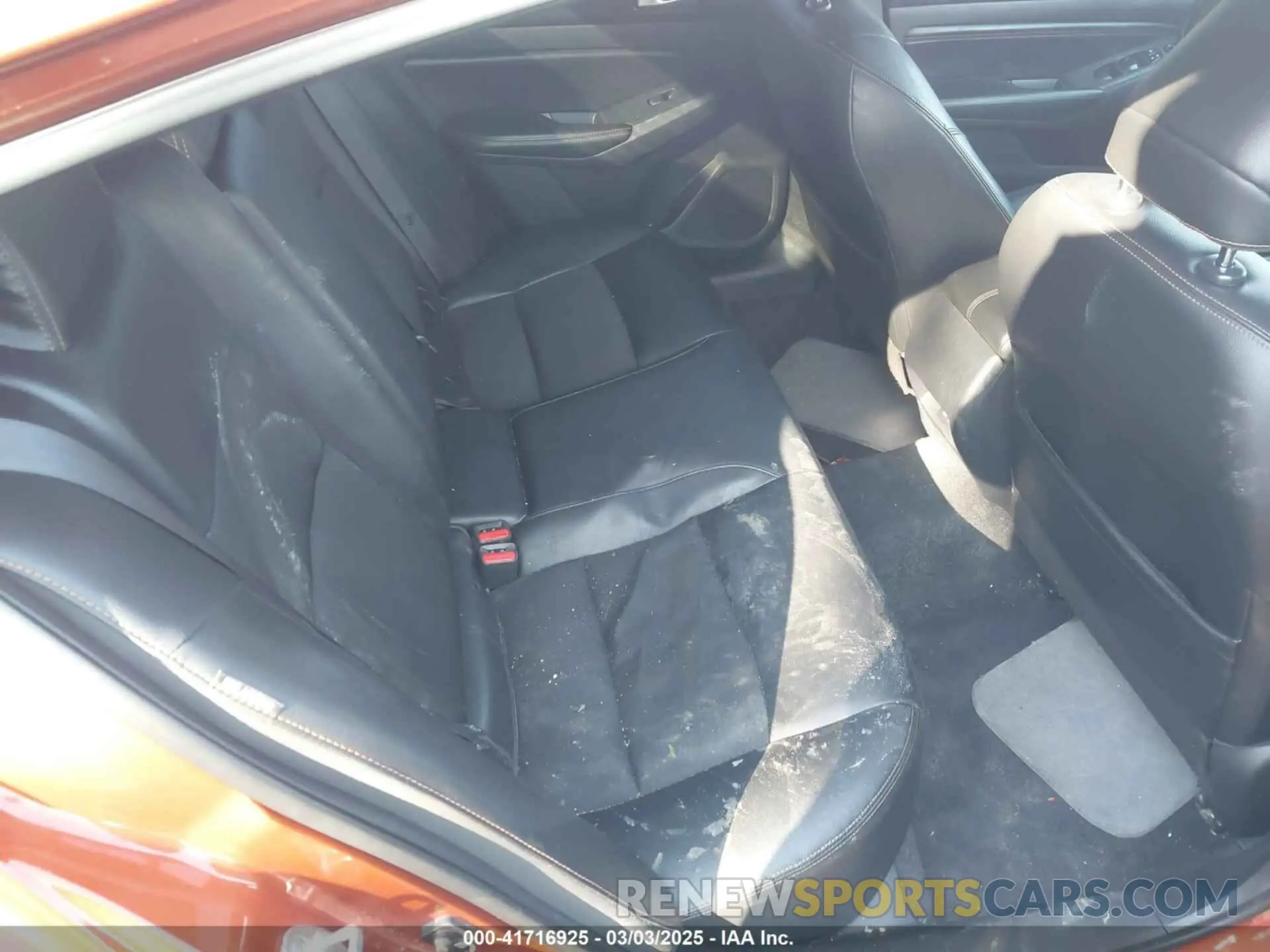8 Photograph of a damaged car 1N4BL4CW4KC209501 NISSAN ALTIMA 2019