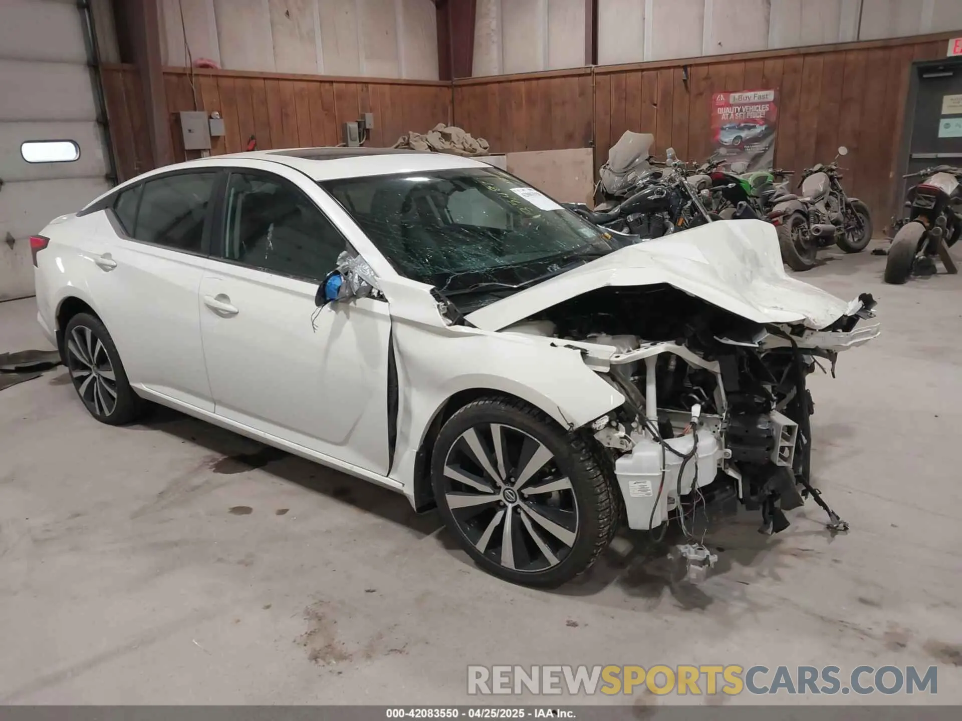 1 Photograph of a damaged car 1N4BL4CW4KC213435 NISSAN ALTIMA 2019