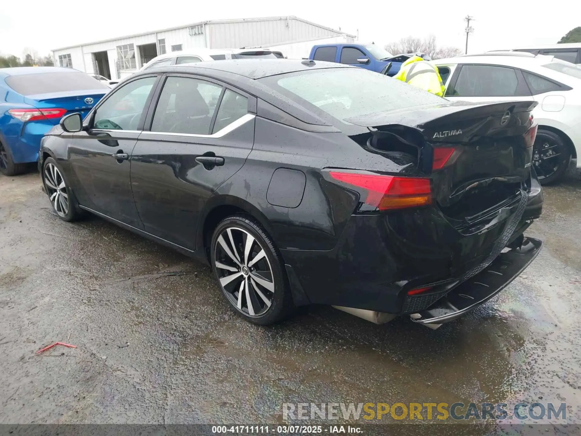 3 Photograph of a damaged car 1N4BL4CW5KC240482 NISSAN ALTIMA 2019