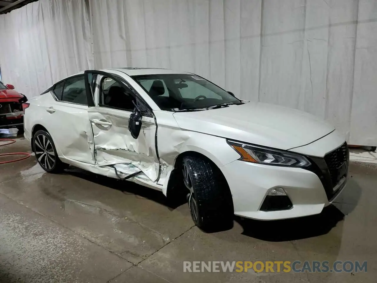 4 Photograph of a damaged car 1N4BL4CW6KC200430 NISSAN ALTIMA 2019
