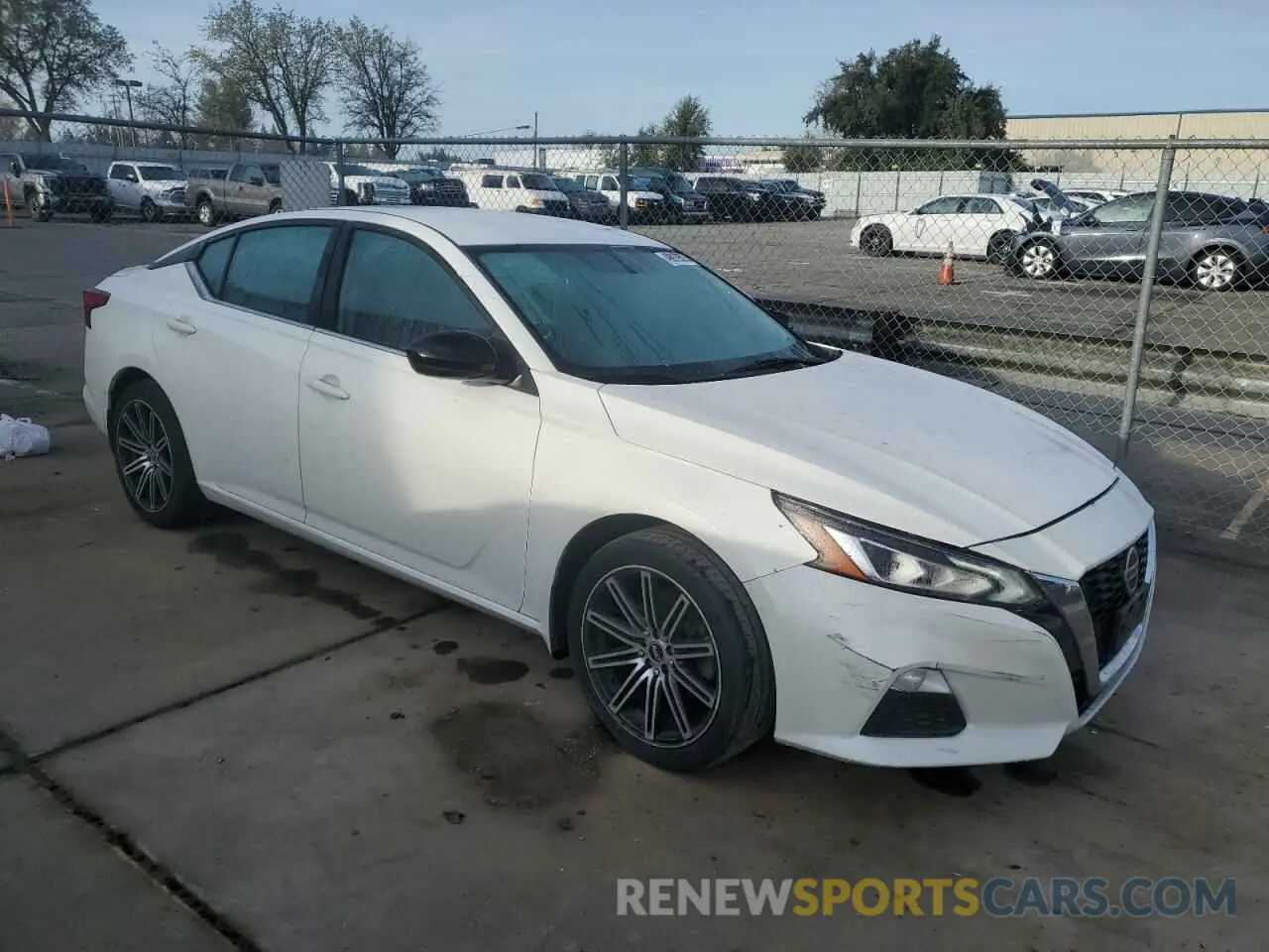 4 Photograph of a damaged car 1N4BL4CW7KN309709 NISSAN ALTIMA 2019