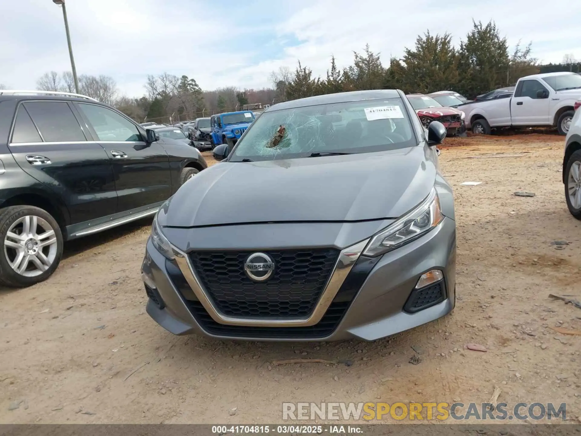 12 Photograph of a damaged car 1N4BL4CW7KN325361 NISSAN ALTIMA 2019