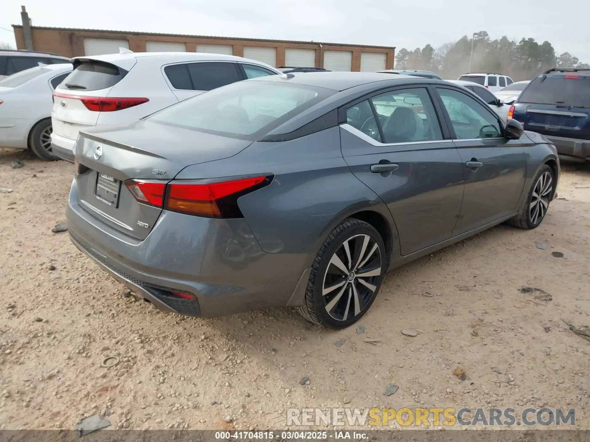 4 Photograph of a damaged car 1N4BL4CW7KN325361 NISSAN ALTIMA 2019