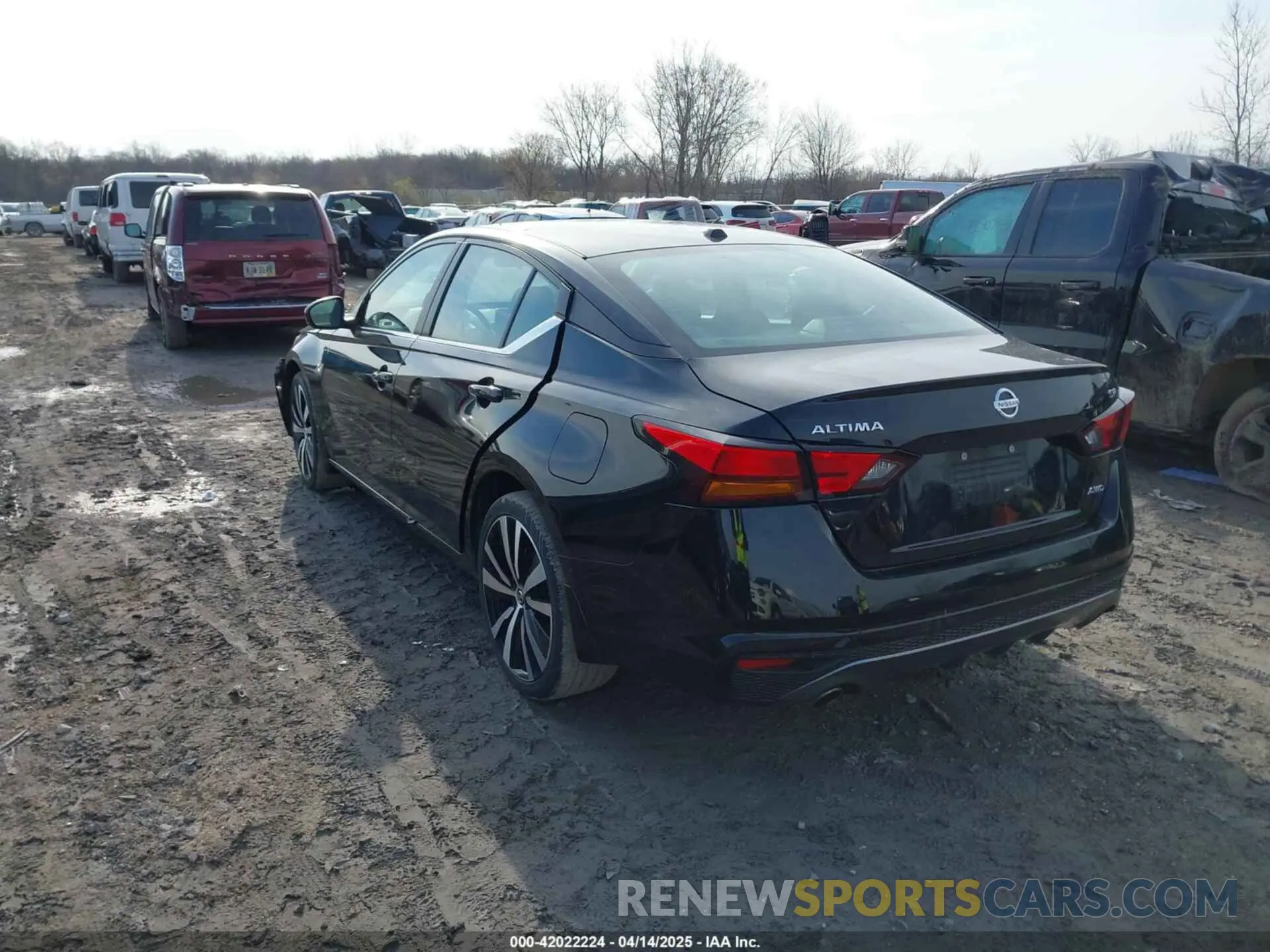 3 Photograph of a damaged car 1N4BL4CW8KN301618 NISSAN ALTIMA 2019
