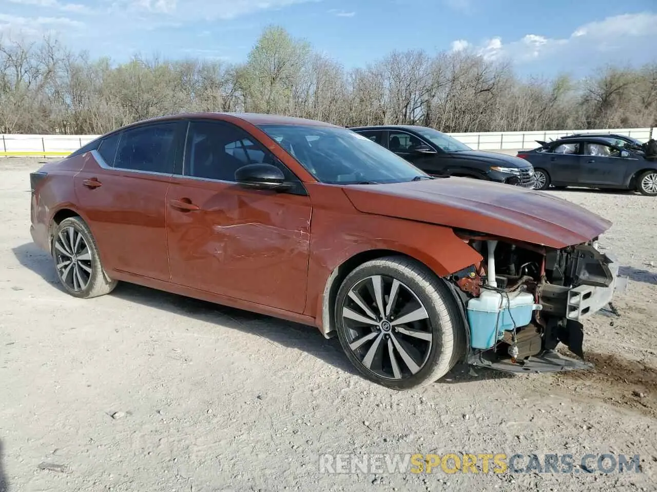 4 Photograph of a damaged car 1N4BL4CW9KC169447 NISSAN ALTIMA 2019