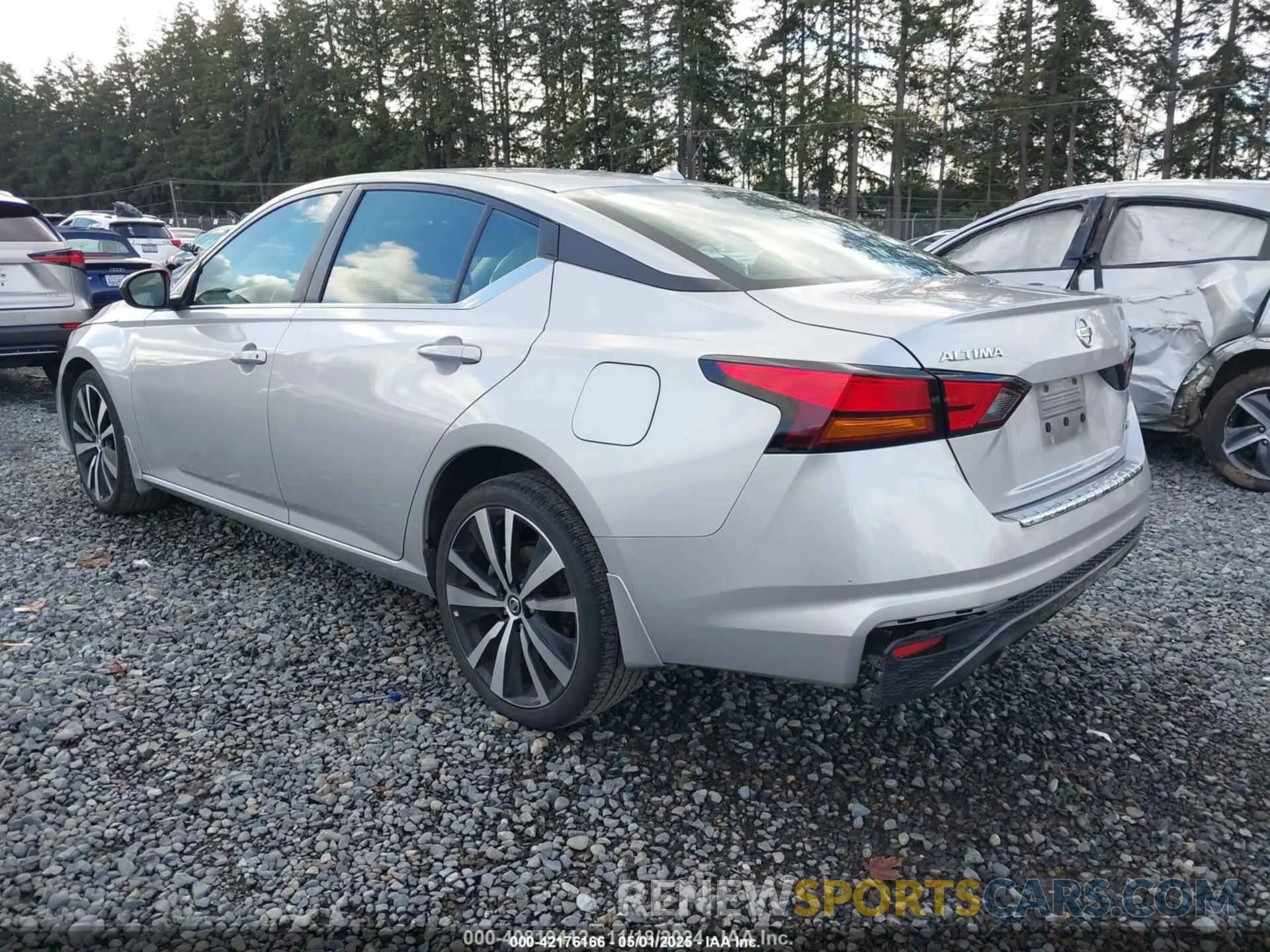 3 Photograph of a damaged car 1N4BL4CW9KC186703 NISSAN ALTIMA 2019