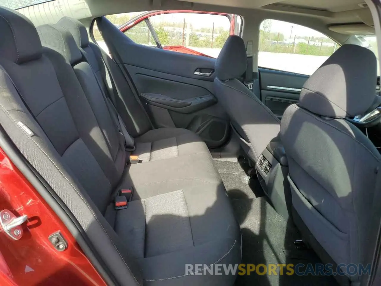 10 Photograph of a damaged car 1N4BL4DV0KC113953 NISSAN ALTIMA 2019