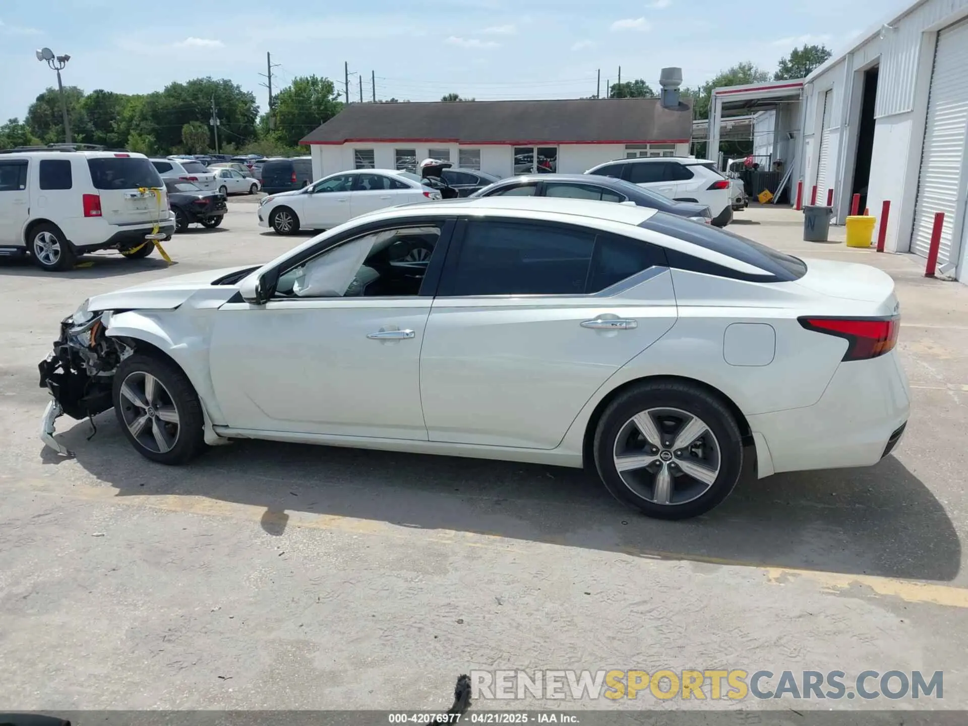 15 Photograph of a damaged car 1N4BL4DV0KC114312 NISSAN ALTIMA 2019