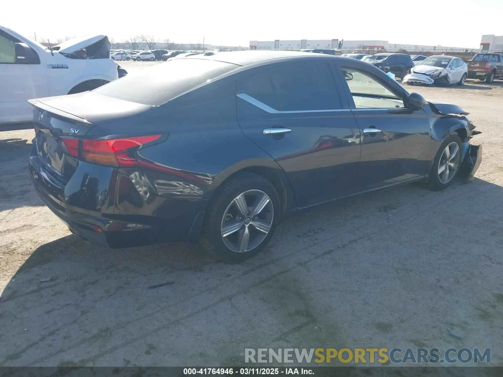 4 Photograph of a damaged car 1N4BL4DV0KC115623 NISSAN ALTIMA 2019