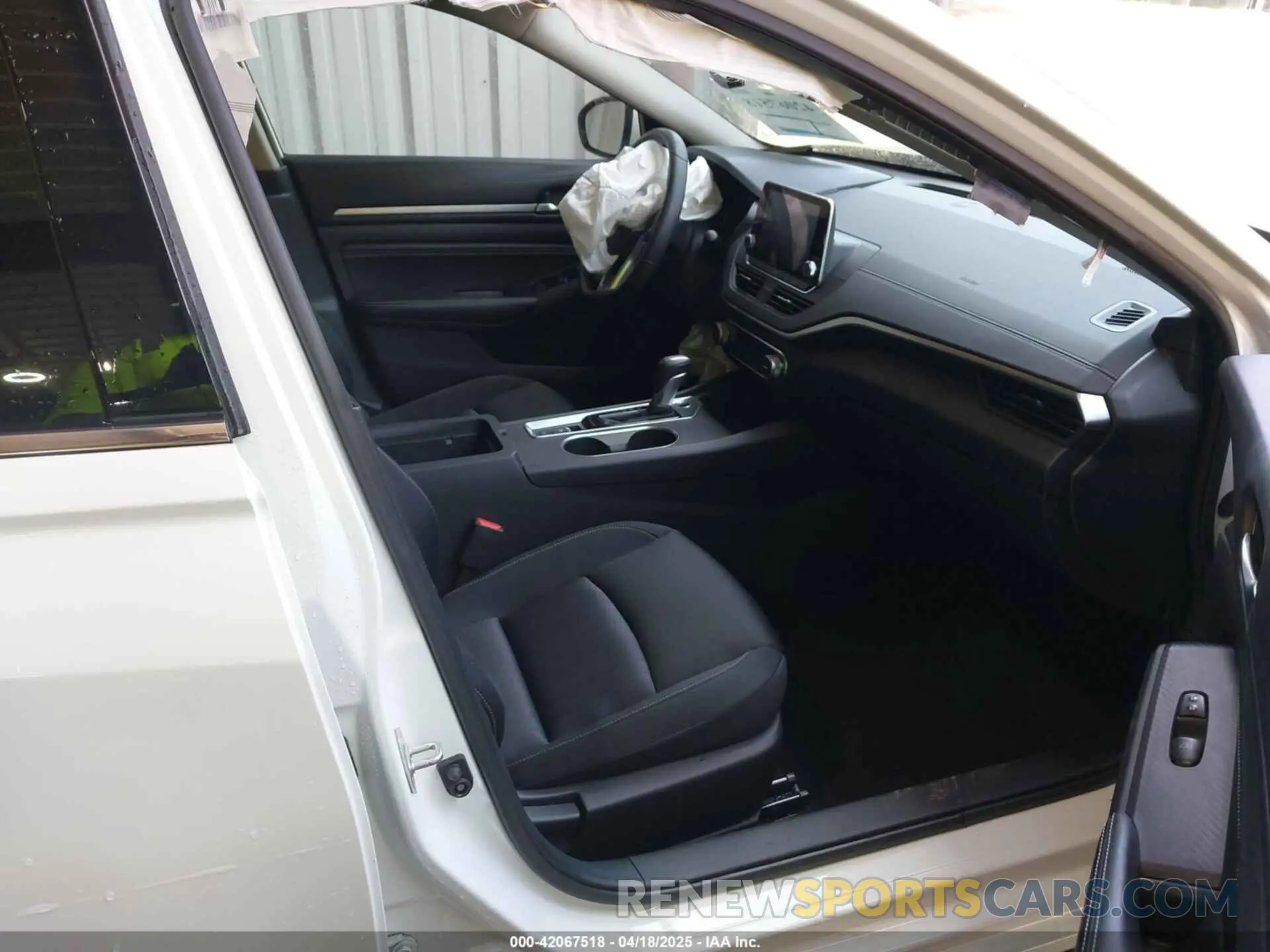 5 Photograph of a damaged car 1N4BL4DV0KC146645 NISSAN ALTIMA 2019