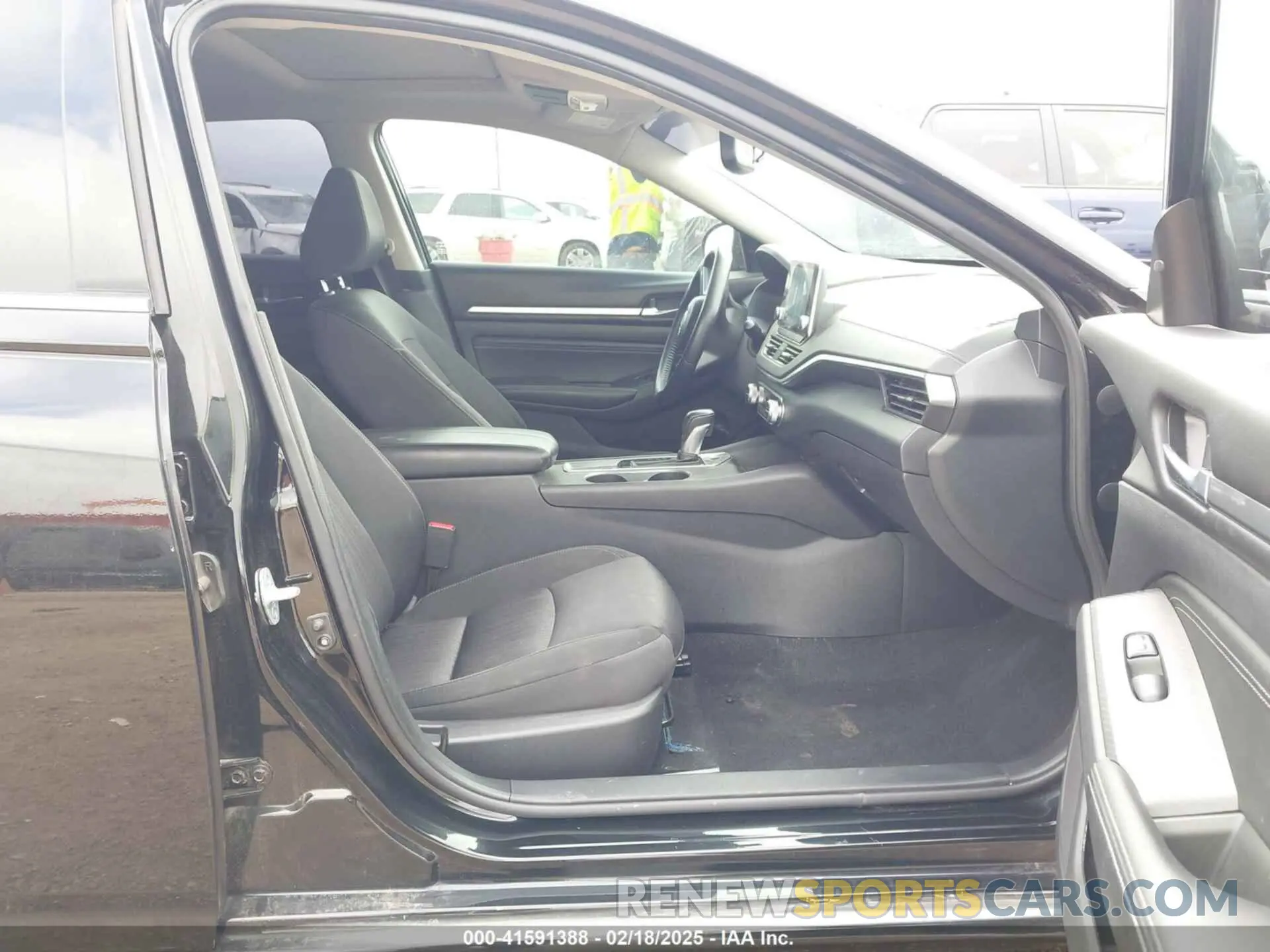 5 Photograph of a damaged car 1N4BL4DV0KC148170 NISSAN ALTIMA 2019