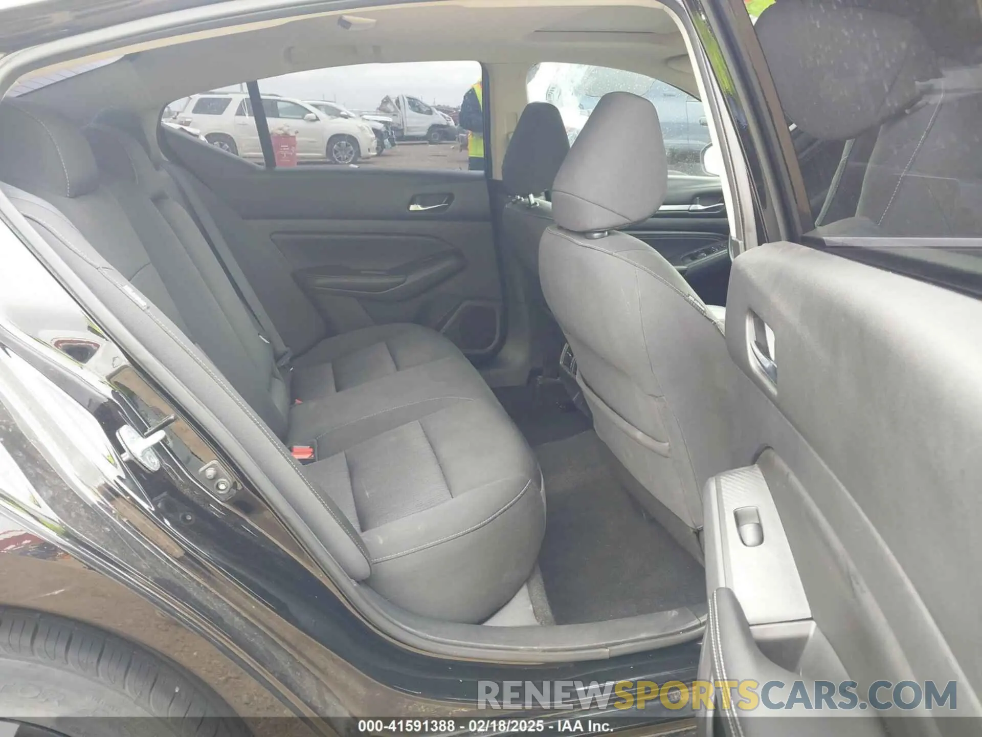 8 Photograph of a damaged car 1N4BL4DV0KC148170 NISSAN ALTIMA 2019