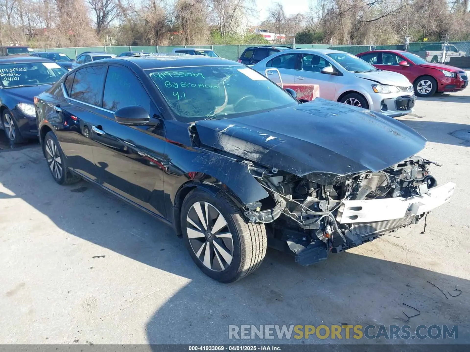 1 Photograph of a damaged car 1N4BL4DV1KC104369 NISSAN ALTIMA 2019