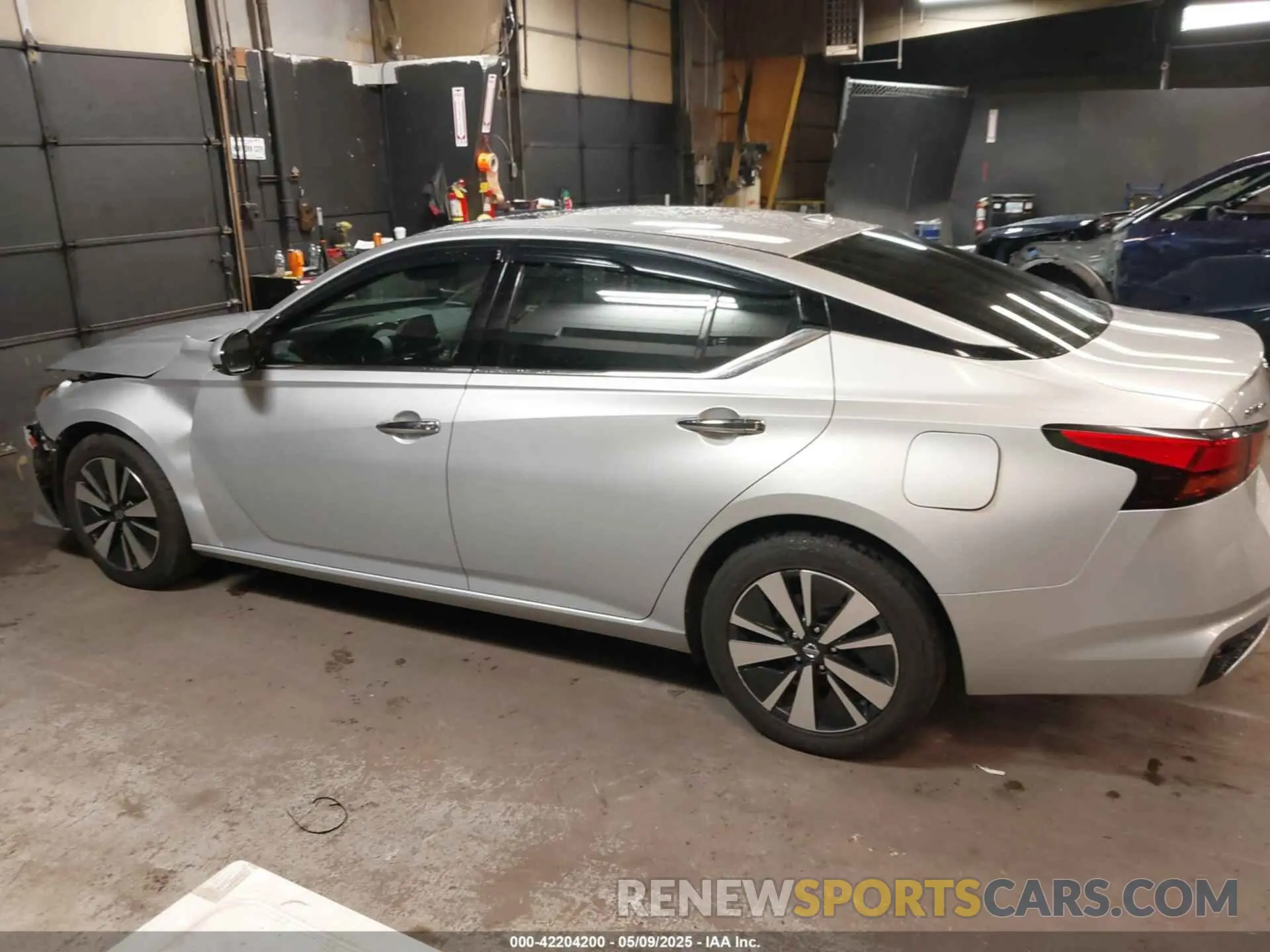 14 Photograph of a damaged car 1N4BL4DV1KC125884 NISSAN ALTIMA 2019