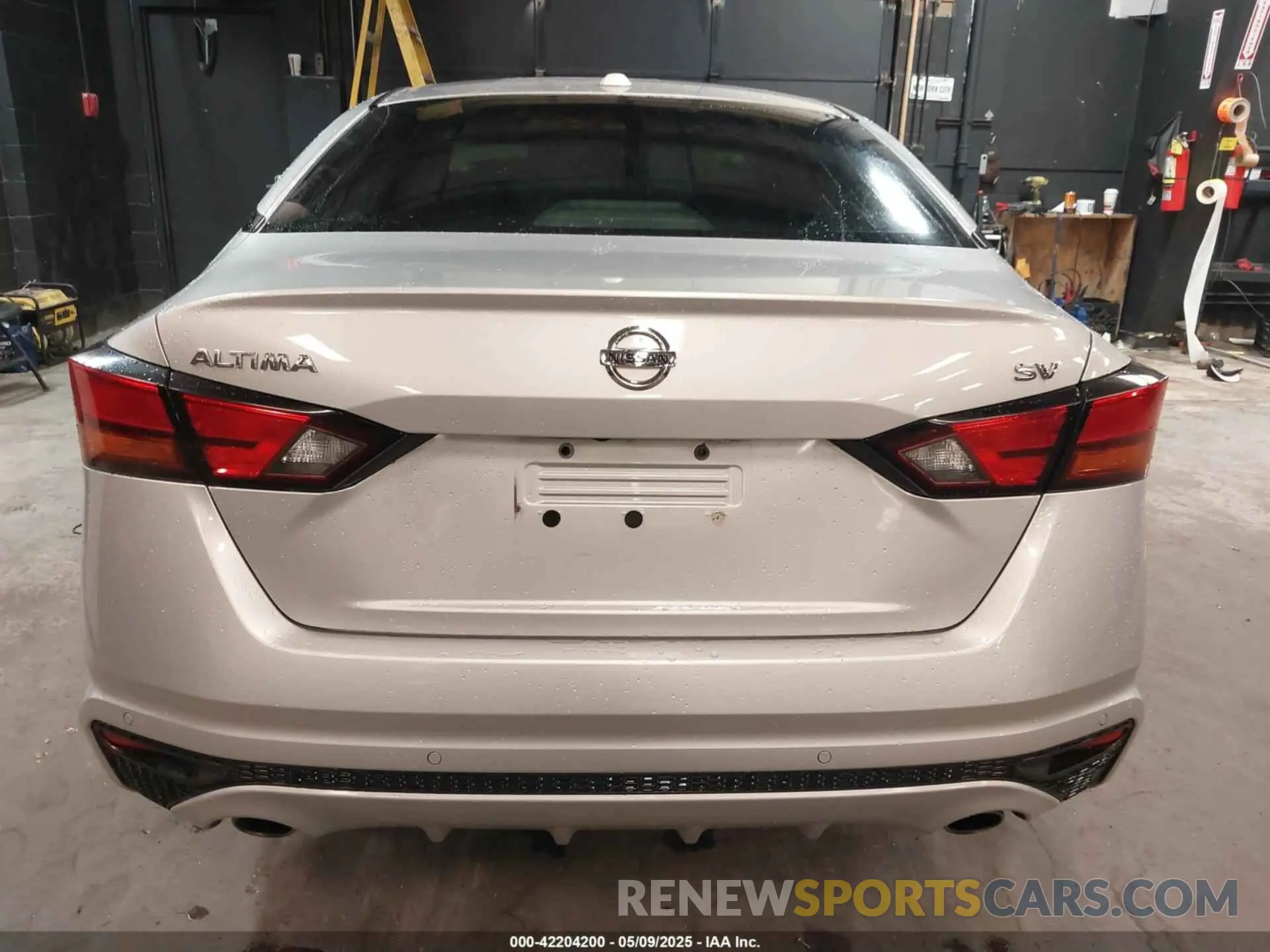 16 Photograph of a damaged car 1N4BL4DV1KC125884 NISSAN ALTIMA 2019