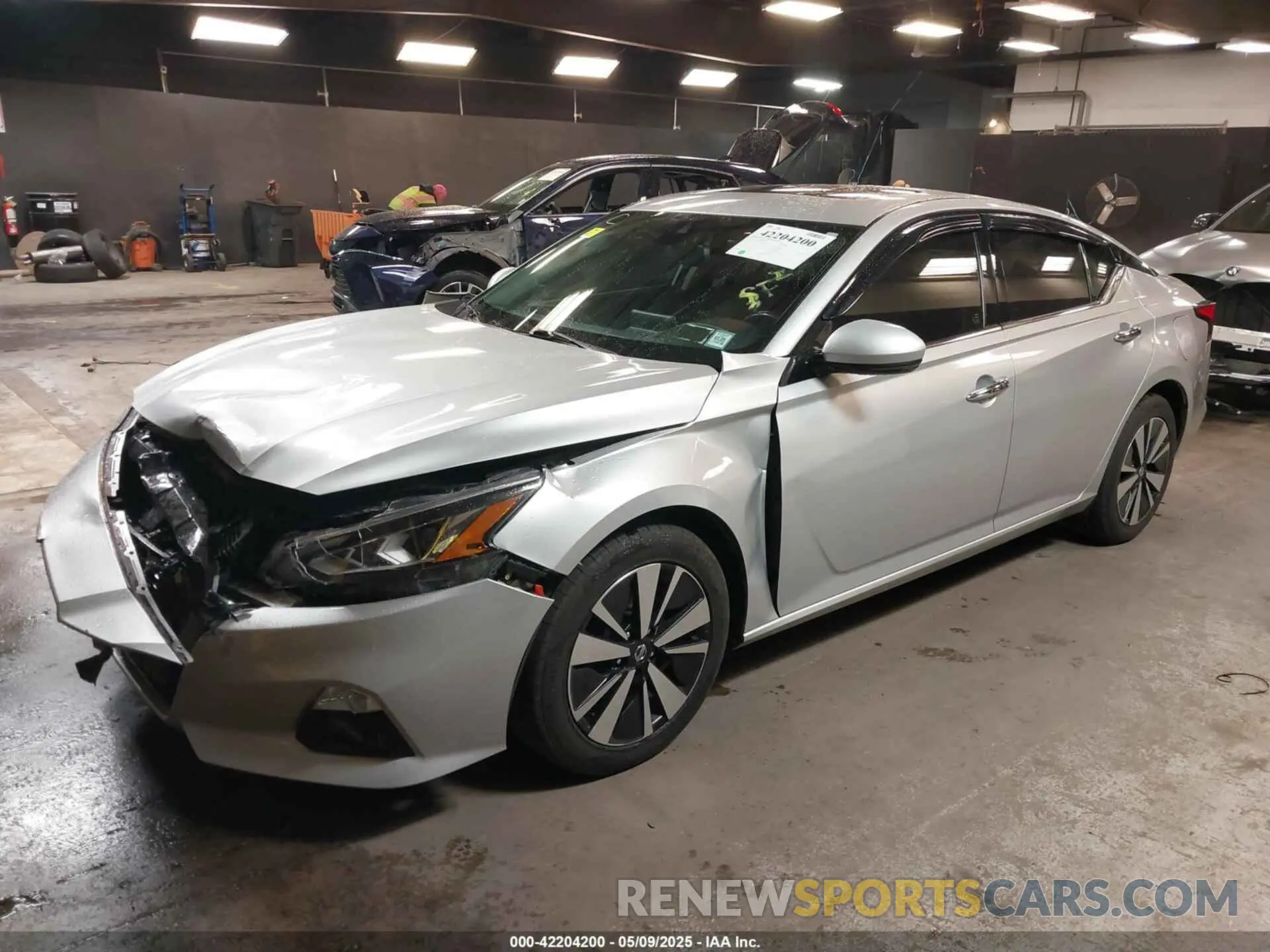 2 Photograph of a damaged car 1N4BL4DV1KC125884 NISSAN ALTIMA 2019